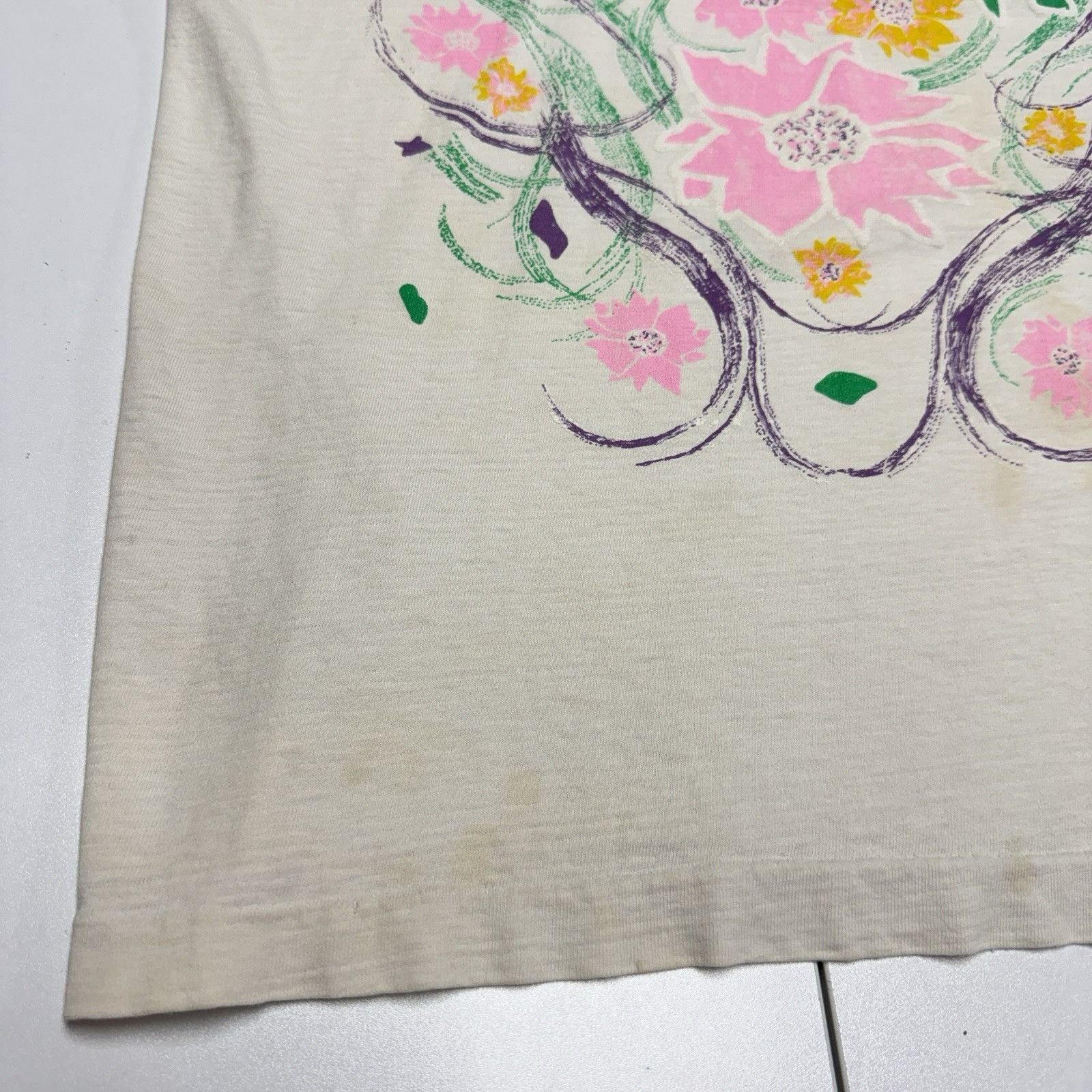 Vintage Vintage 90s Flower Art T Shirt White Single Stitch Size L Size US L / EU 52-54 / 3 - 8 Thumbnail