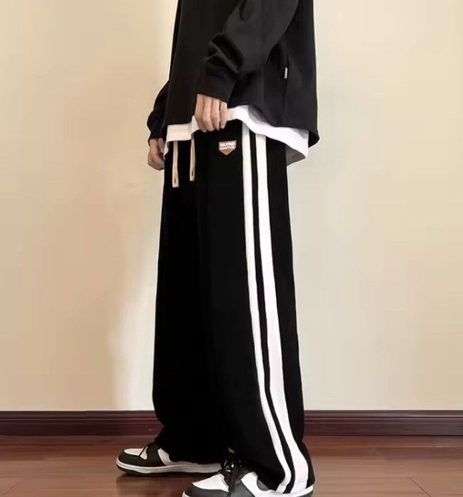 Japanese Brand Black Color Baggy Striped Sweatpants Size US 31 - 2 Thumbnail