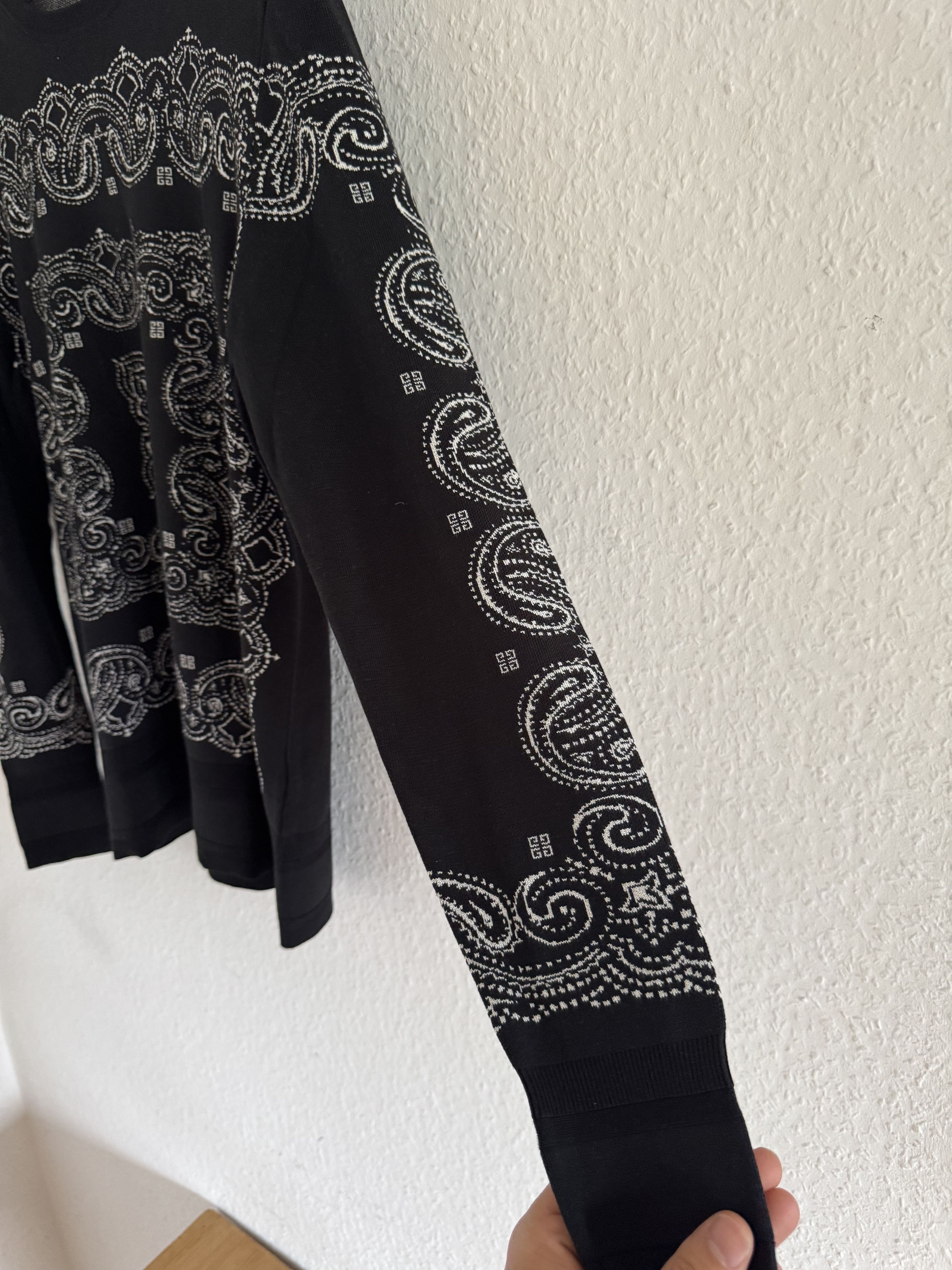 Givenchy Black White Paisley Silk Pullover Size US S / EU 44-46 / 1 - 5 Thumbnail