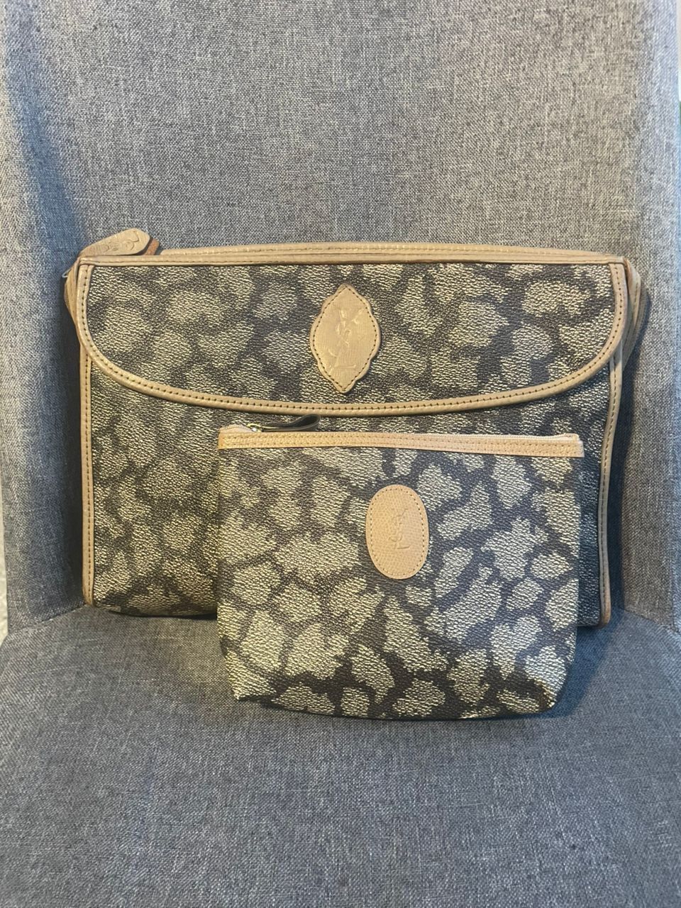 Yves Saint Laurent Authentic Yves Saint Laurent Clutch Size ONE SIZE - 1 Thumbnail