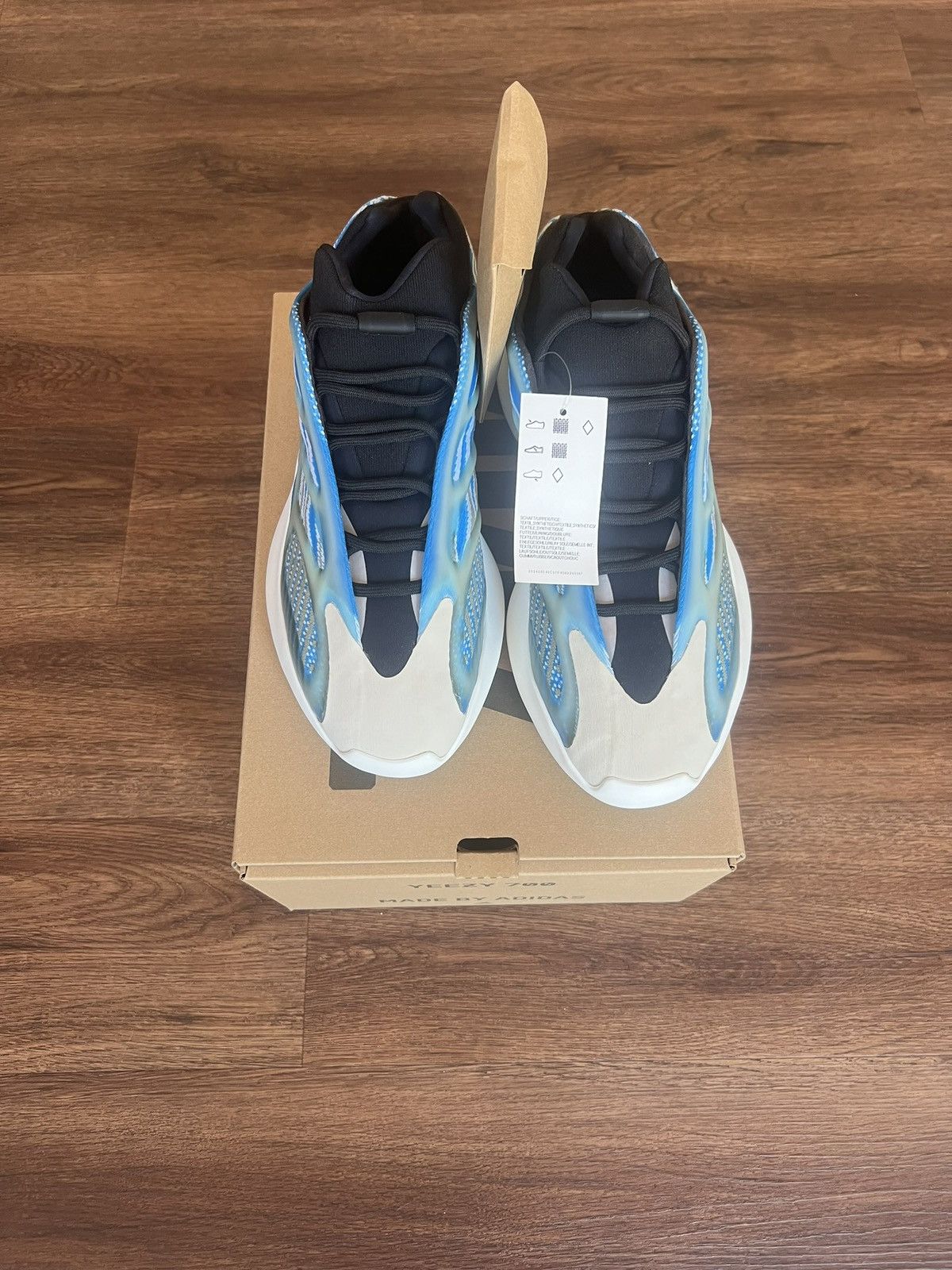Adidas Men’s Adidas Yeezy 700v3 Arzare Blue and White. Size US 11 / EU 44 - 7 Thumbnail