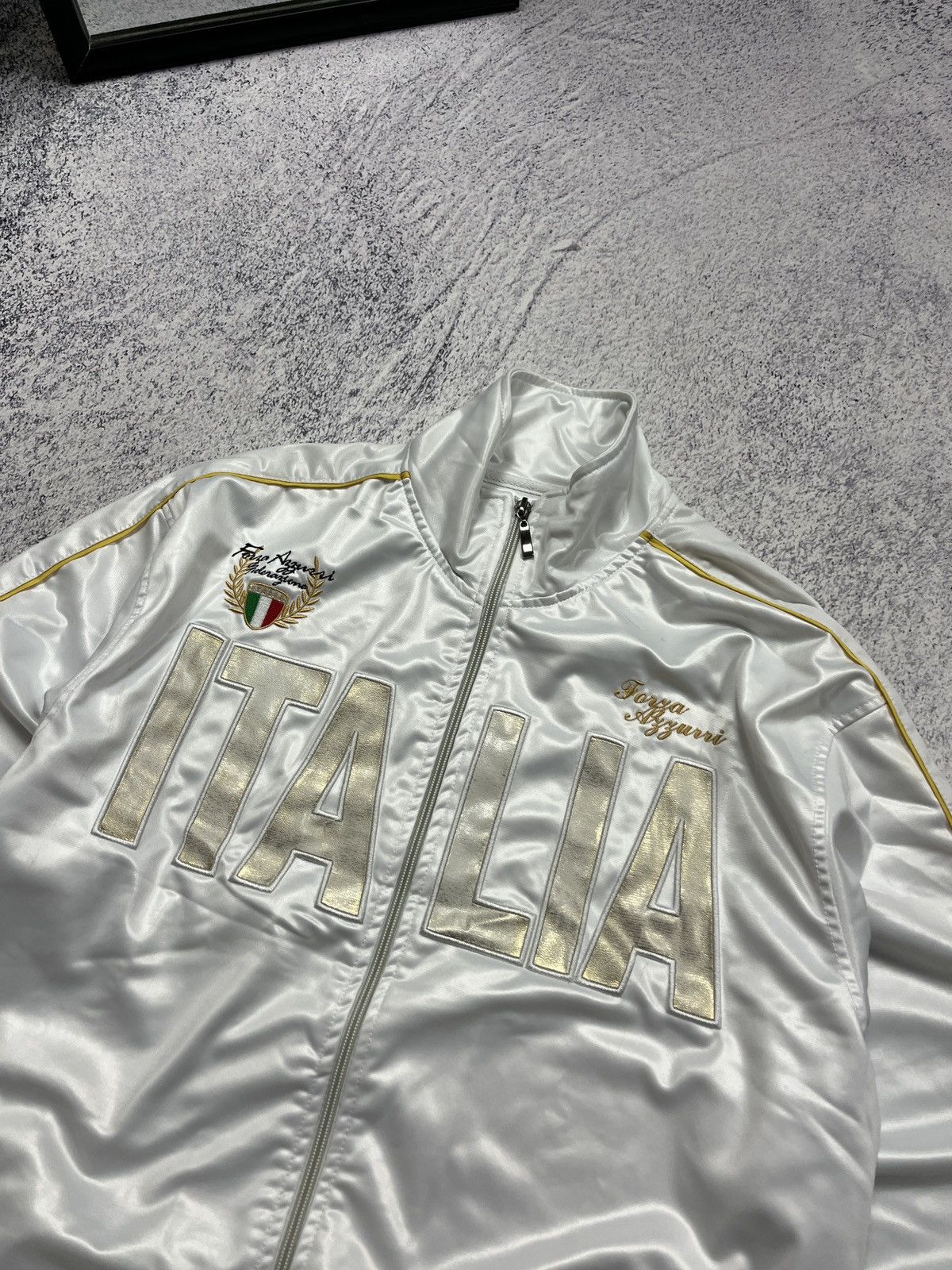 Vintage Italia Forza Azzuri Big Logo White Zip Track Jacket Hype Y2K Size US L / EU 52-54 / 3 - 5 Thumbnail
