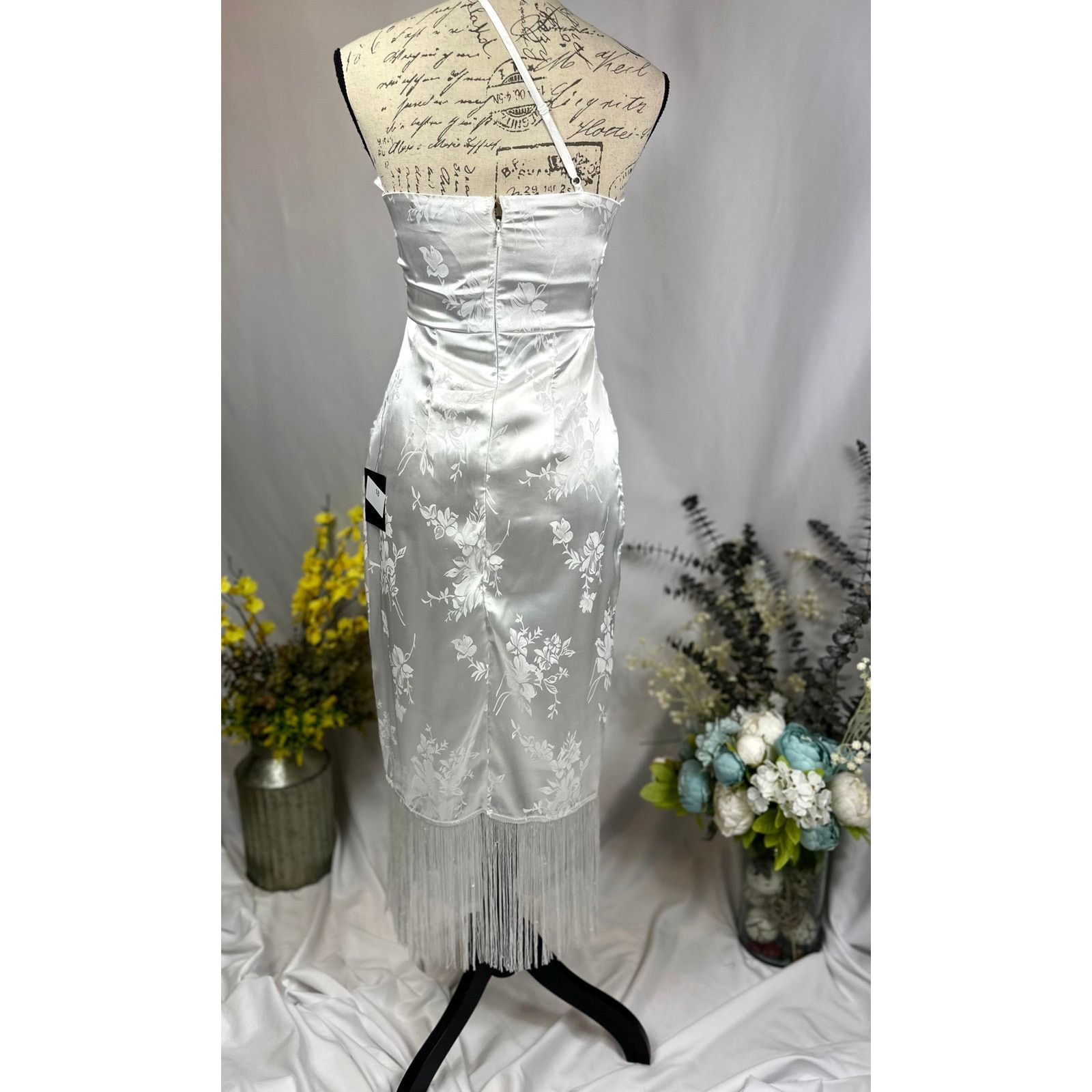 Other Lulus On the Dance floor White Jacquard Fringe Midi Dress XS Size XS / US 0-2 / IT 36-38 - 10 Thumbnail
