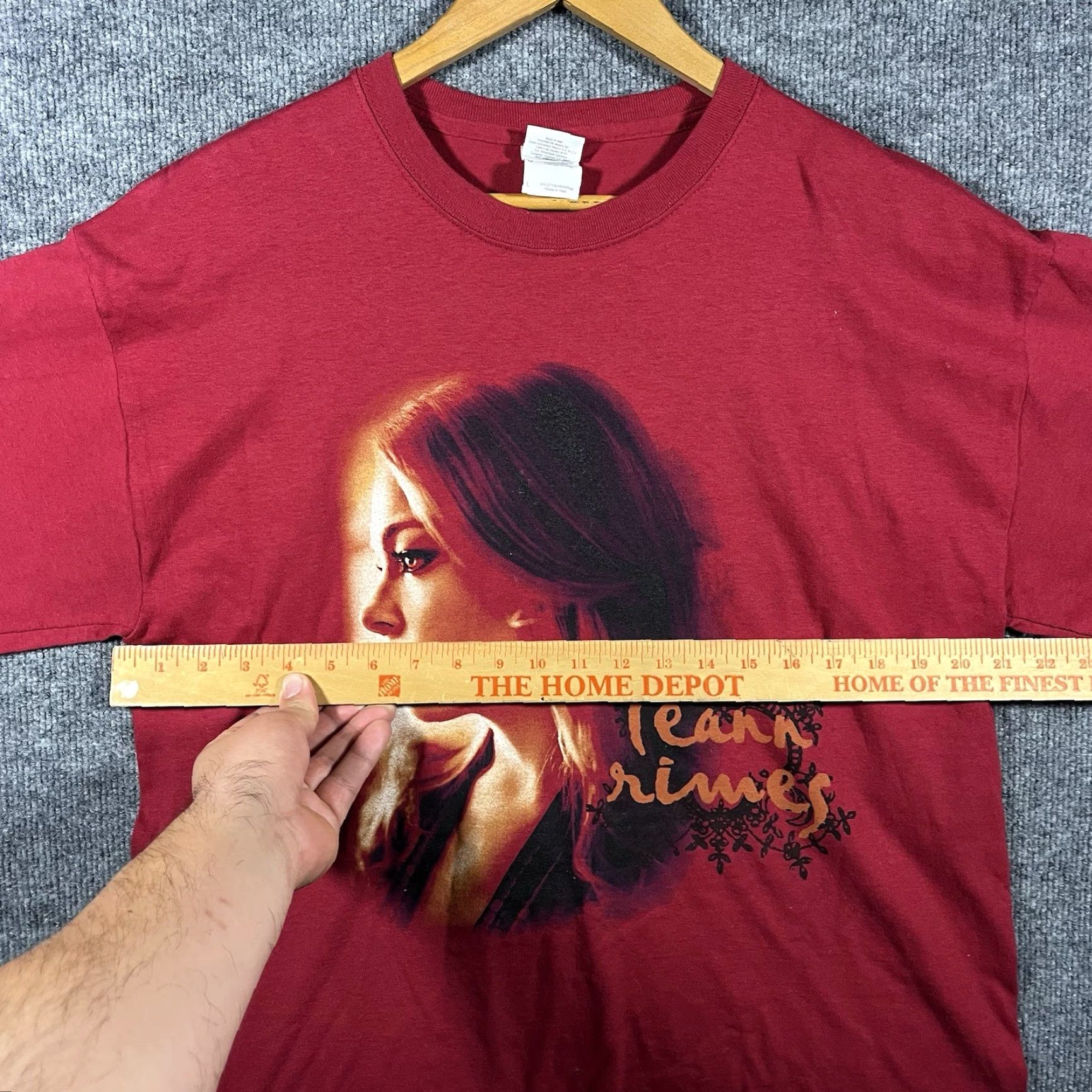 Gildan VINTAGE Leann Rimes Concert Band Red T Shirt Mens L Double Side Graphic Tee Size US L / EU 52-54 / 3 - 6 Thumbnail