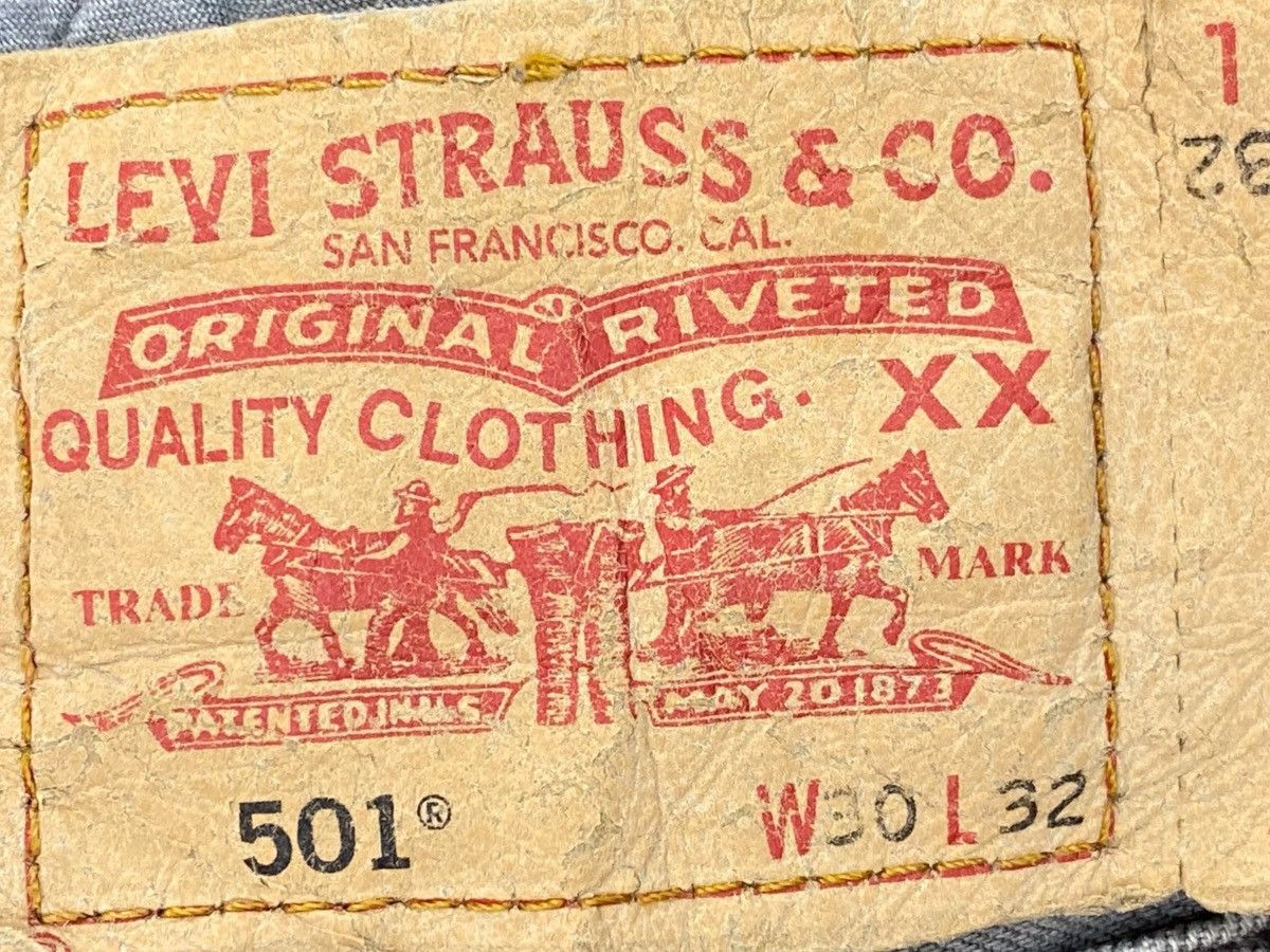 Levi's Levi’s Whiskered Light Wash Style Loose Jeans Size US 30 / EU 46 - 10 Thumbnail