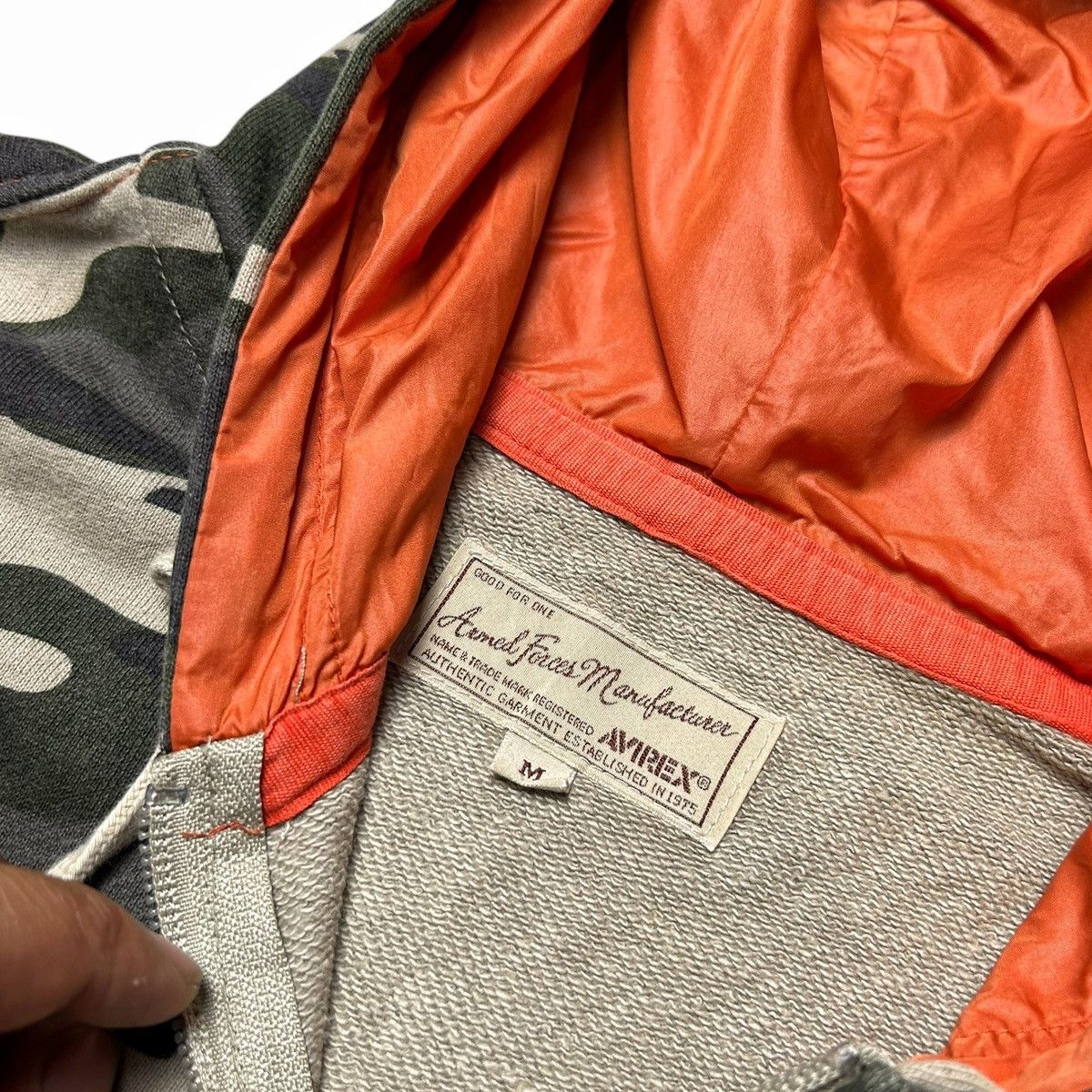 Avirex × If Six Was Nine × Le Grande Bleu (L.G.B.) Vintage 2000s Avirex Zip Up Hoodie Sweatshirt Camouflage USN Size US M / EU 48-50 / 2 - 6 Thumbnail