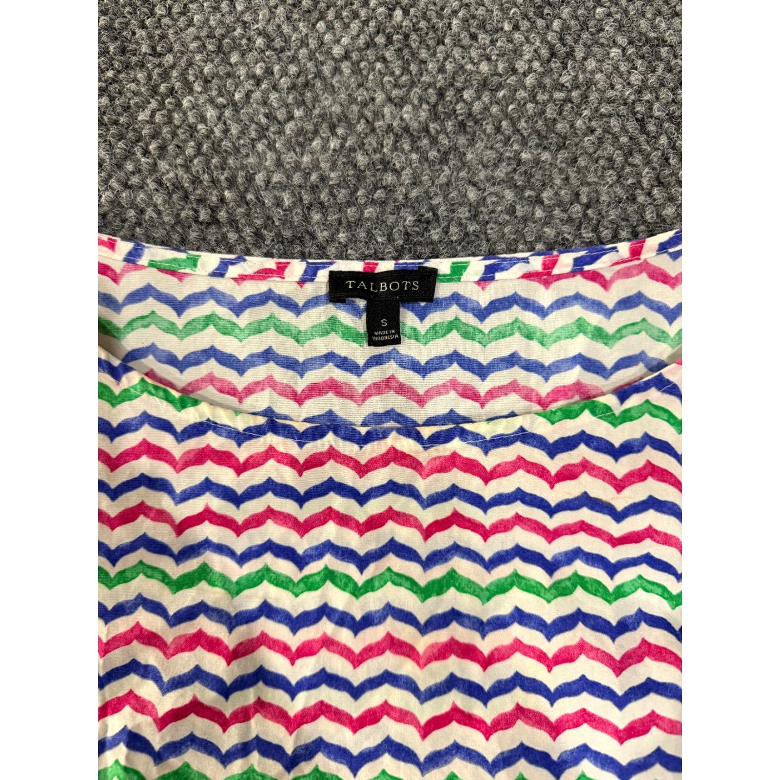 Talbots Talbots Blouse Womens S Pink White Multicolor Chevron Long Sleeve Tie Sleeve Crew Neck Rayon Cotton Button Casual Size S / US 4 / IT 40 - 3 Thumbnail