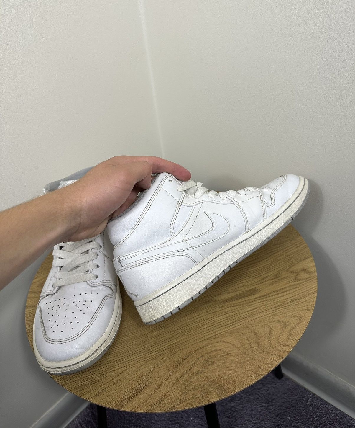 Jordan Brand Vintage Nike Air Jordan 1 Mid White Wolf Grey Hype Sneakers Size US 9 / EU 42 - 6 Thumbnail