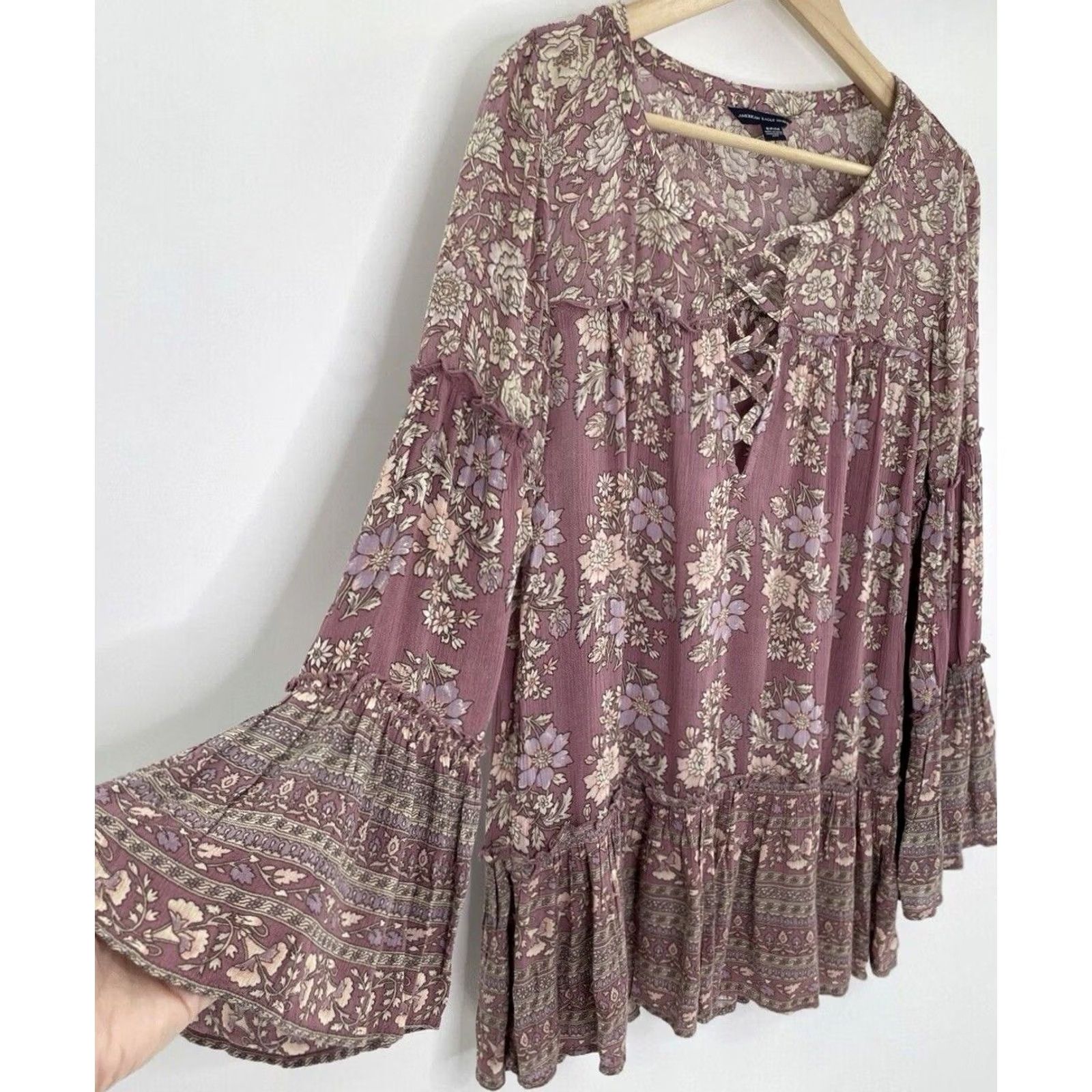 American Eagle Outfitters American Eagle Outfitters Blouse Boho Peasant Bell Sleeve Multicolor Floral Relaxed Size S Womens Size S / US 4 / IT 40 - 4 Thumbnail