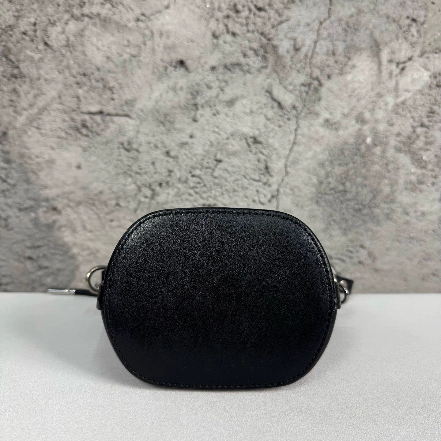 Vivienne Westwood Vivienne Westwood Bucket Bag Used Size ONE SIZE - 6 Thumbnail