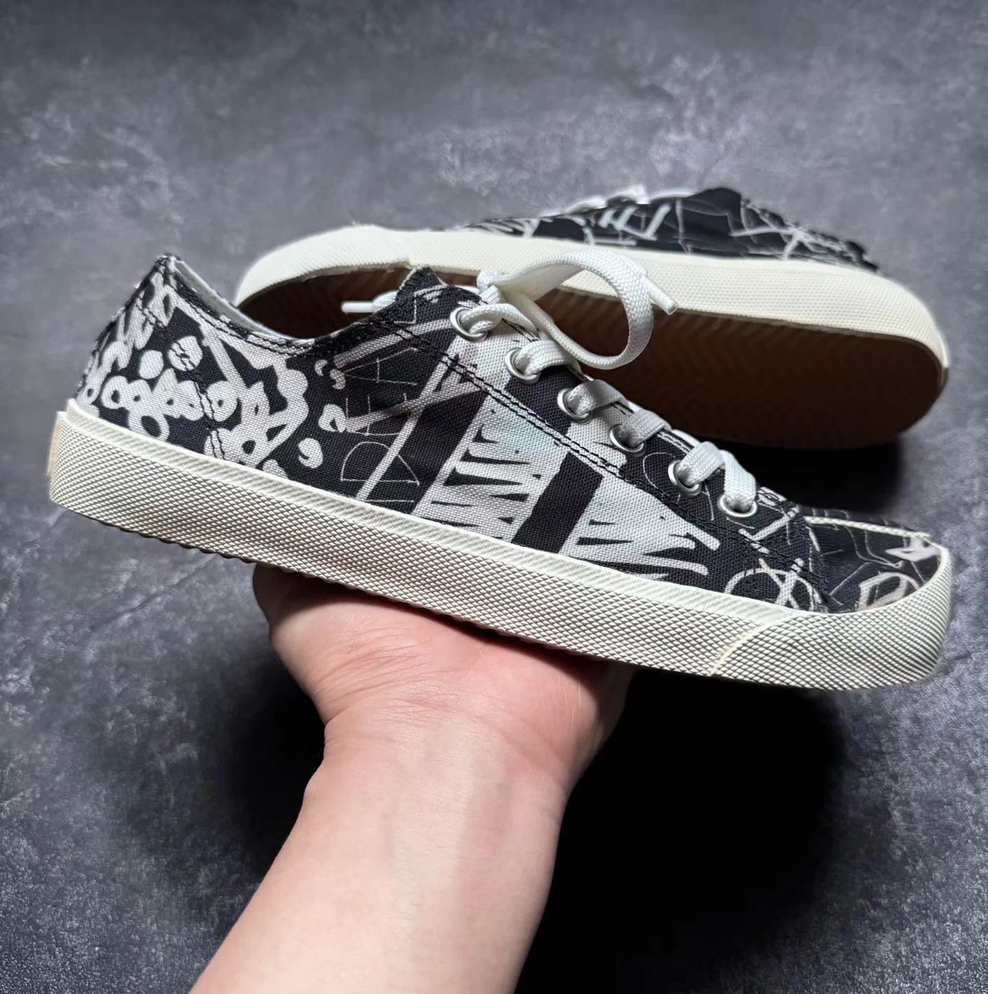 Maison Margiela Maison Margiela Tabi Doodle Sneaker 39 Mint Size US 6 / EU 39 - 1 Thumbnail