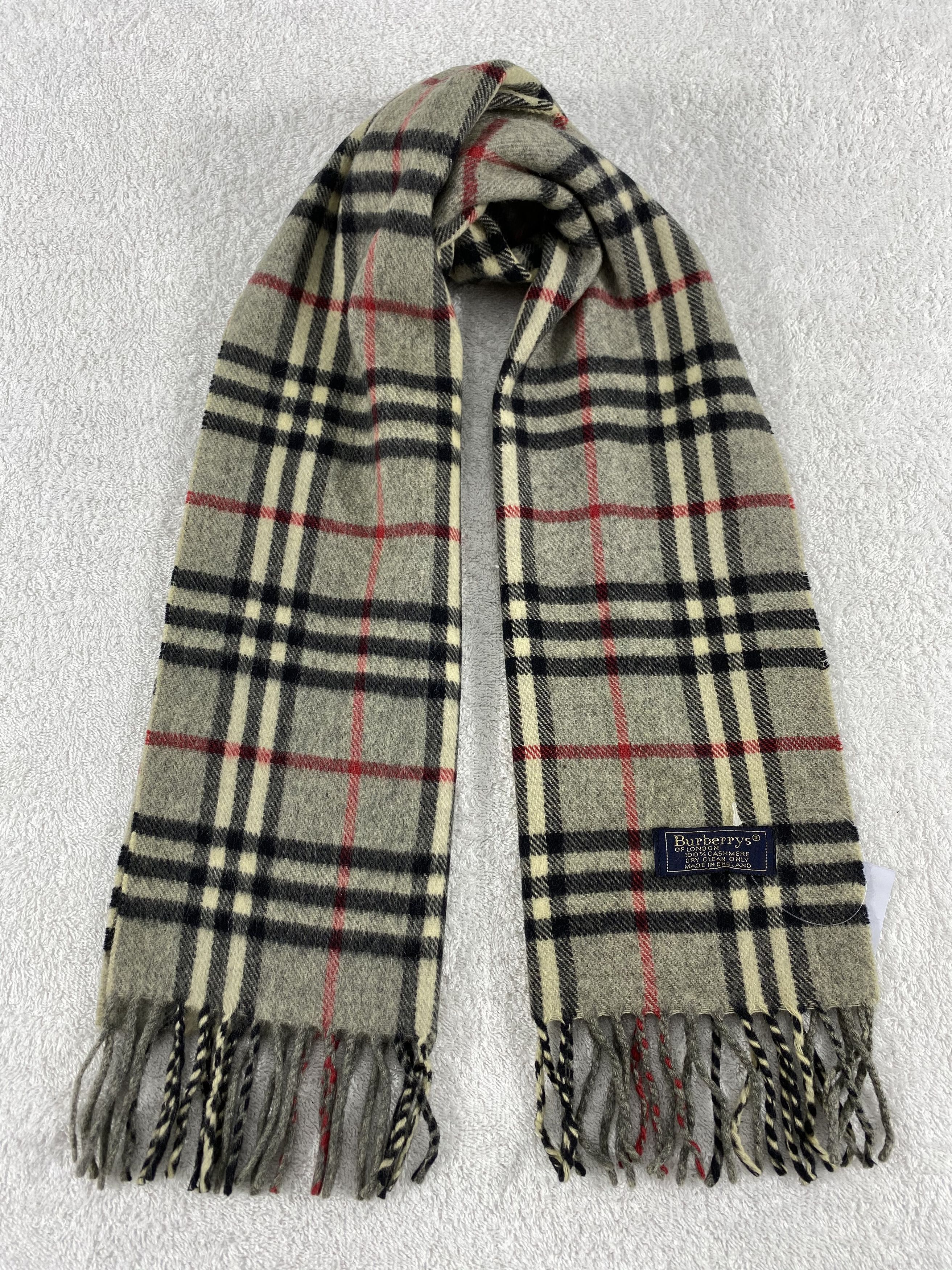 Burberry Vintage Burberry Scarf/Muffler/Neckwear MF721 Size ONE SIZE - 1 Thumbnail