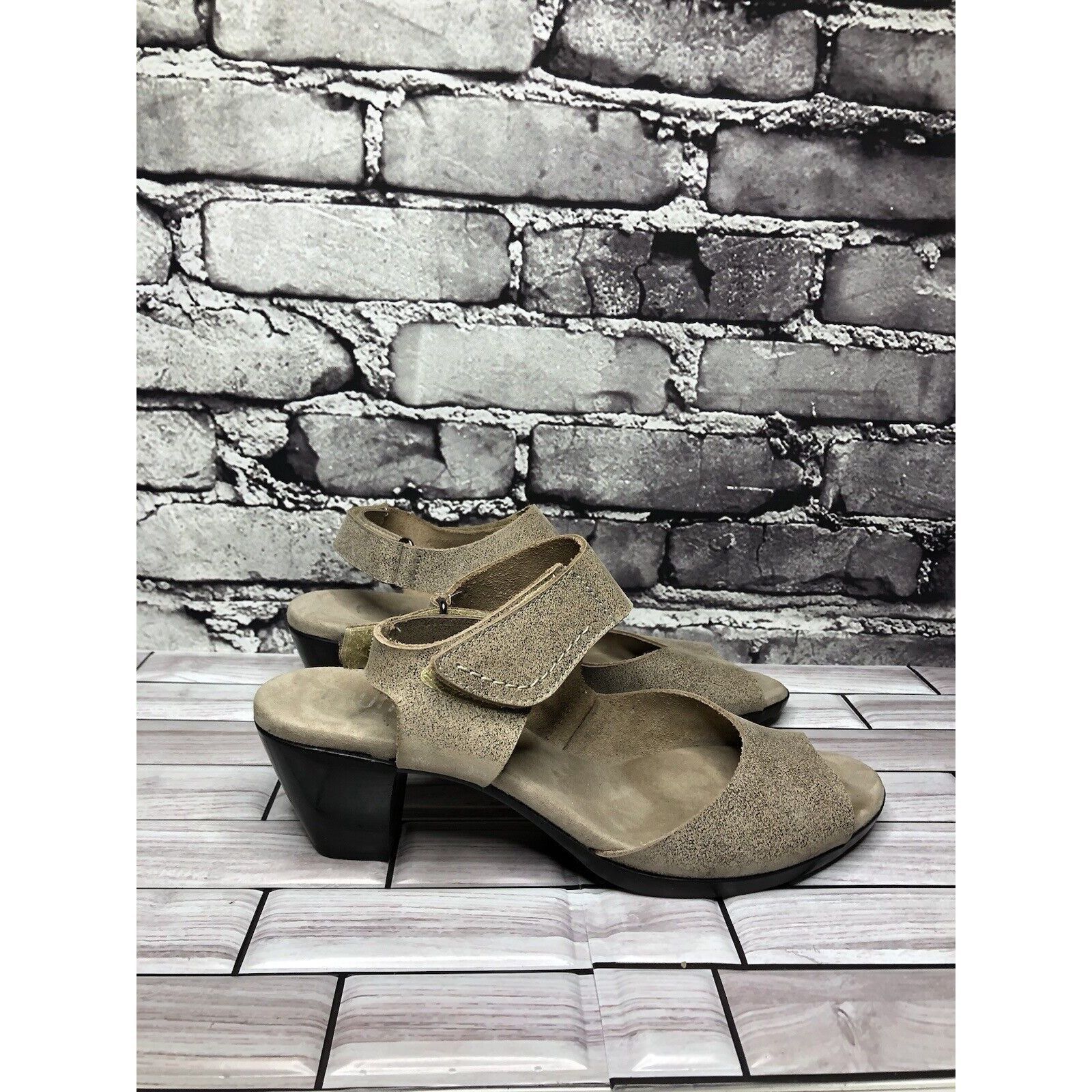 Other Munro American Taupe Shimmer Leather Strap Casual Heels Wom Size US 8.5 / IT 38.5 - 12 Thumbnail