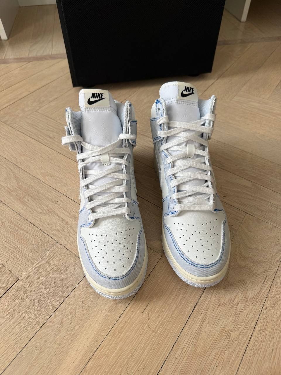 Nike Size US 8.5 / EU 42 Size US 8.5 / EU 41-42 - 2 Thumbnail