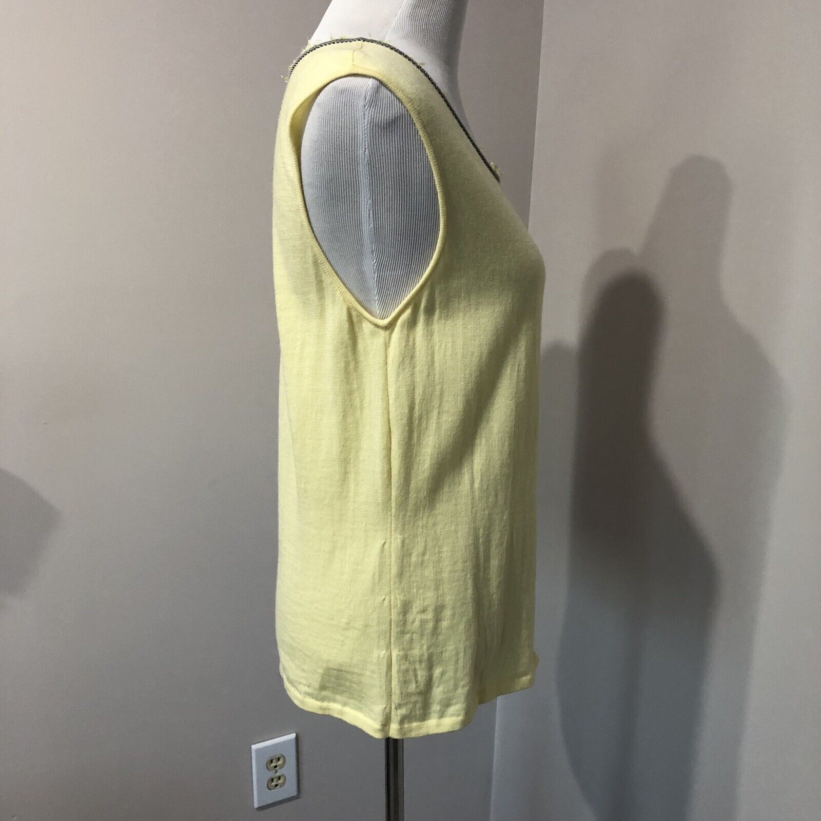 Escada Escada Top Sweater Tank Thin Knit Sleeveless Yellow Wool Siz Size M / US 6-8 / IT 42-44 - 2 Thumbnail