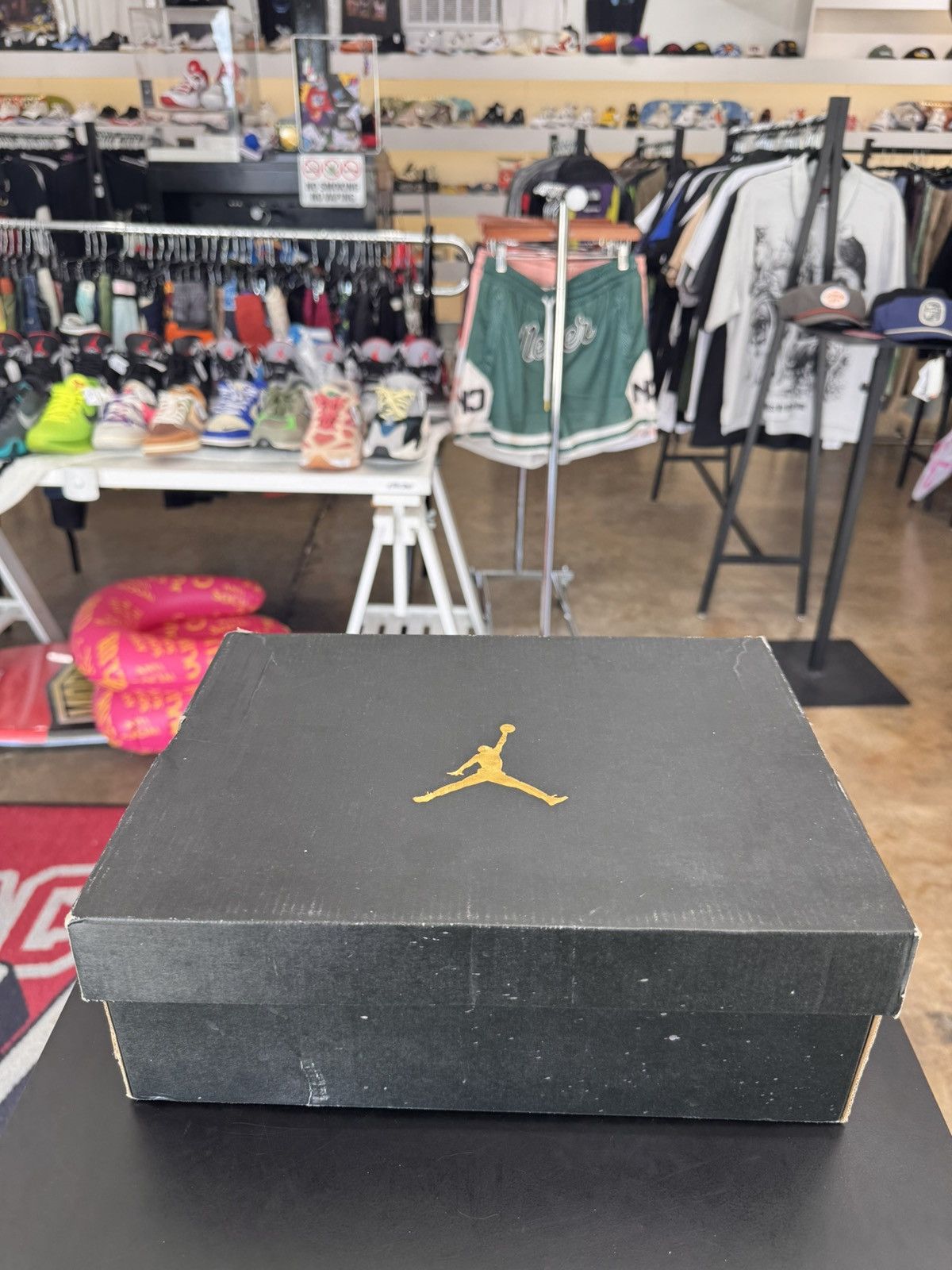 Jordan Brand Air Jordan 11 Low Bred Size 5.5Y (2015) Size US 5.5 / EU 38 - 13 Thumbnail