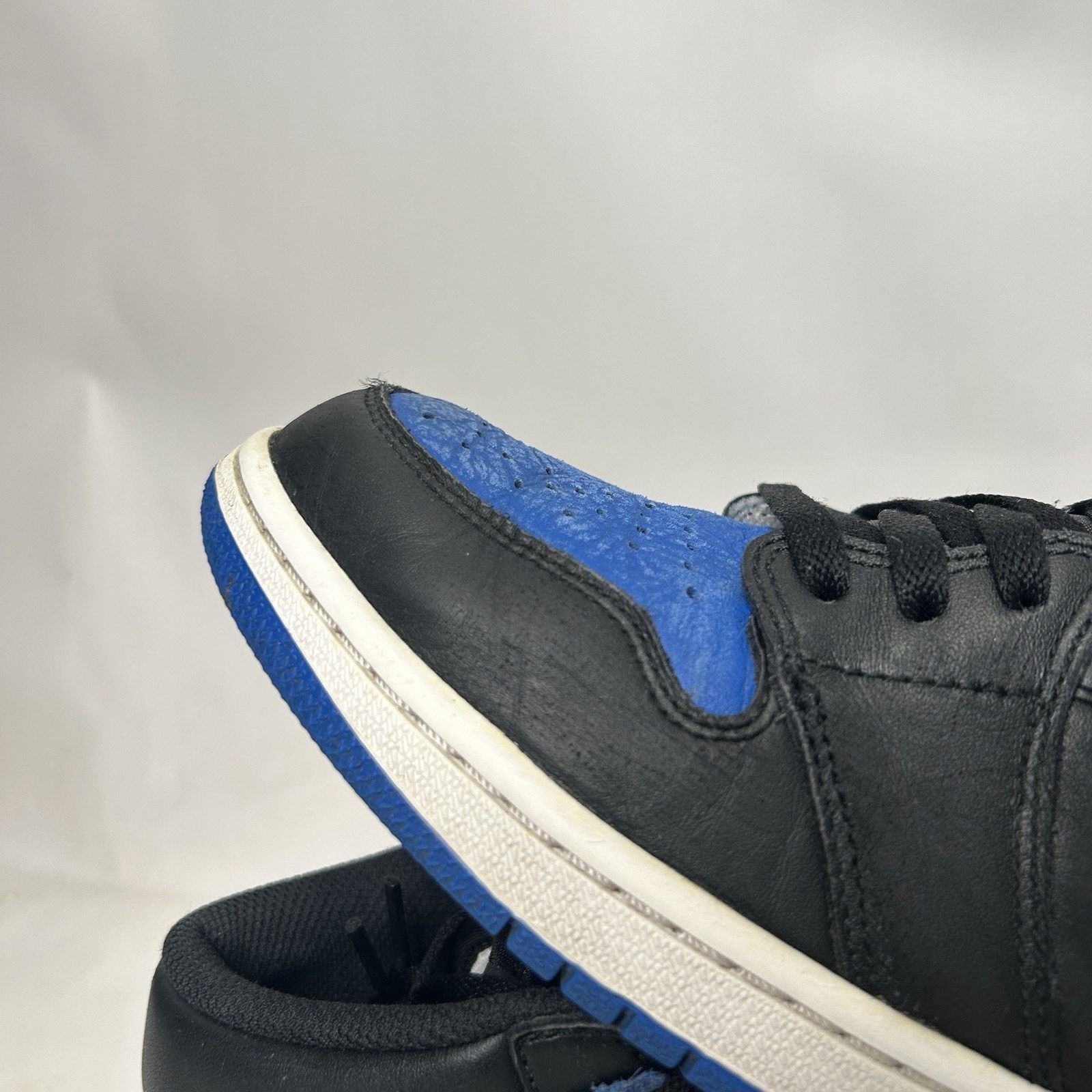 Jordan Brand Nike Air Jordan 1 Retro OG High “Royal” (2017) Size US 10.5 / EU 43-44 - 11 Thumbnail