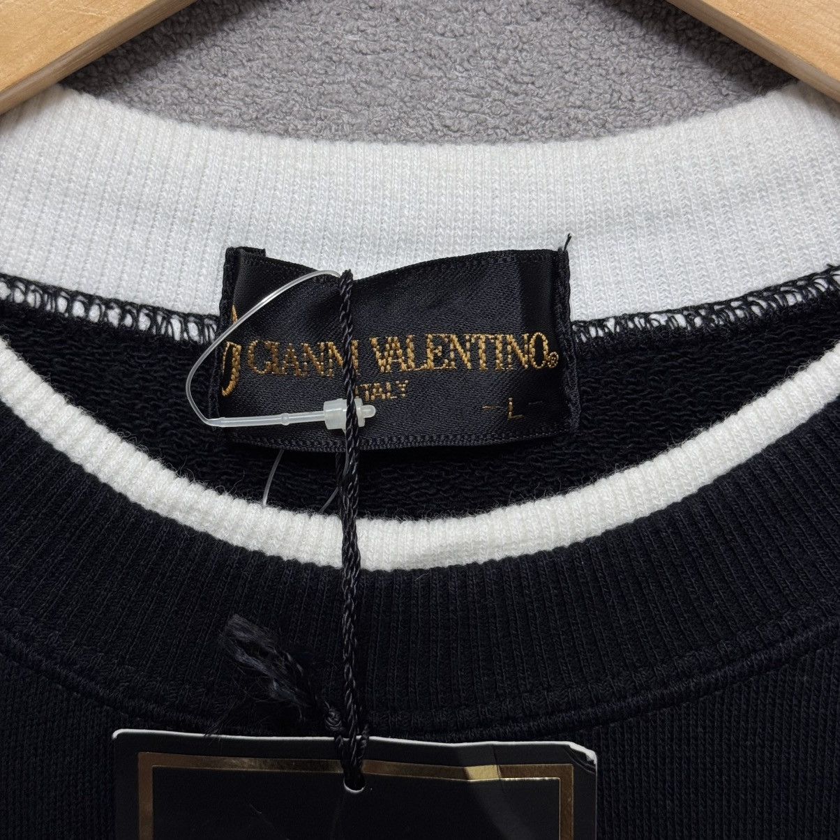 Gianni Valentino × Valentino × Vintage New With Tag Gianni Valentino Embroidered Spell Out Logo Size US L / EU 52-54 / 3 - 8 Thumbnail