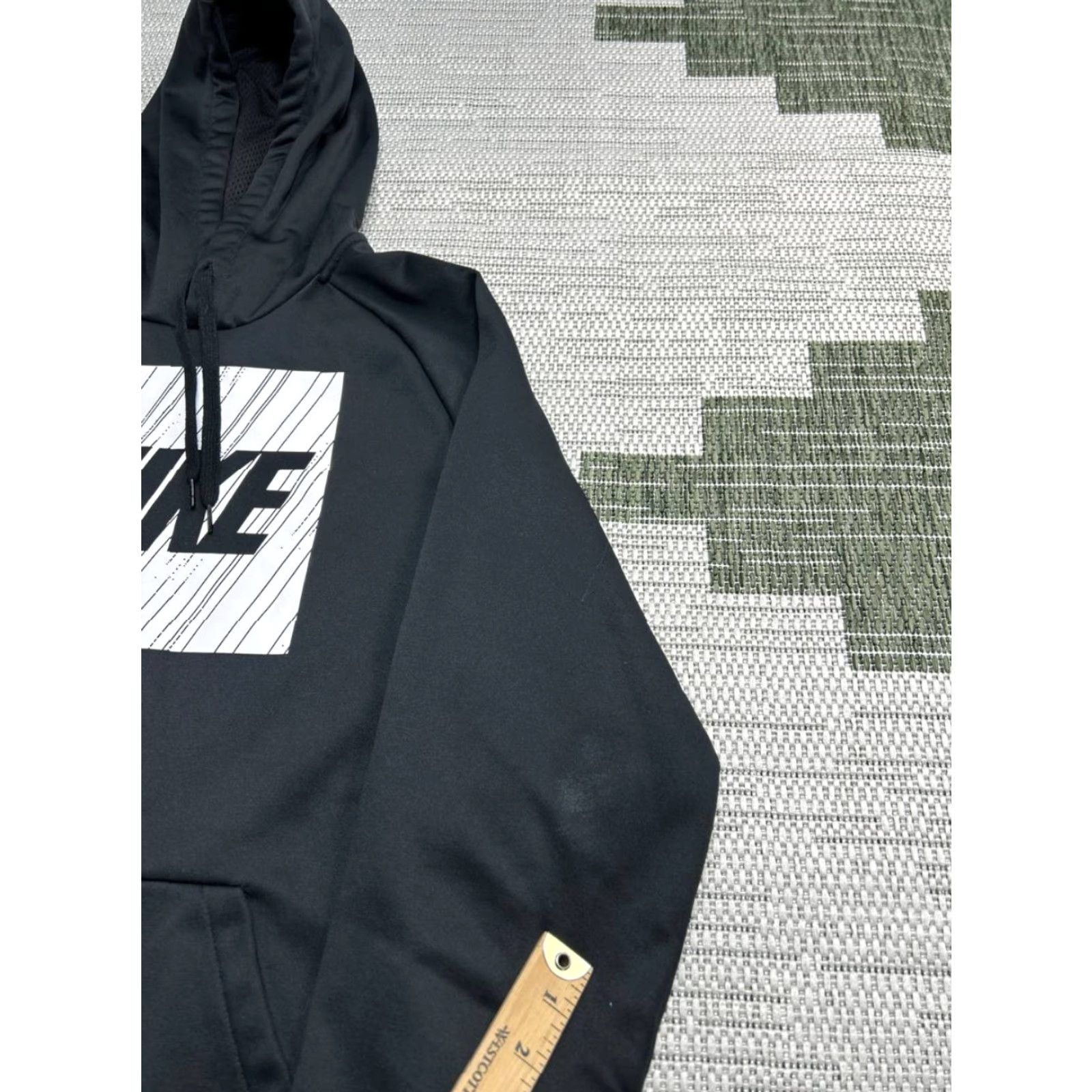 Nike Nike Performance Hoodie Men's L Black Dri-Fit Swoosh Logo Raglan Sleeve Pullover with Hooded Pockets Size US L / EU 52-54 / 3 - 4 Thumbnail