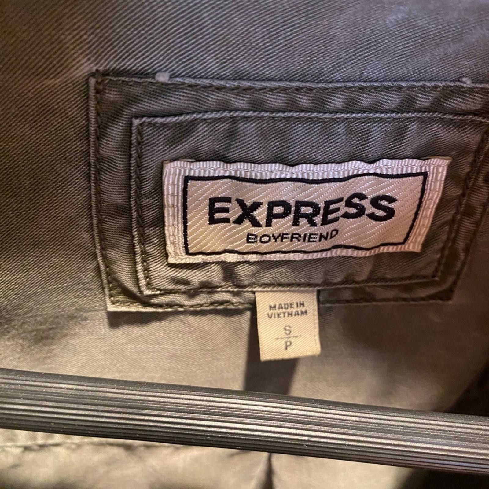 Express Express olive green button up Size S / US 4 / IT 40 - 2 Thumbnail