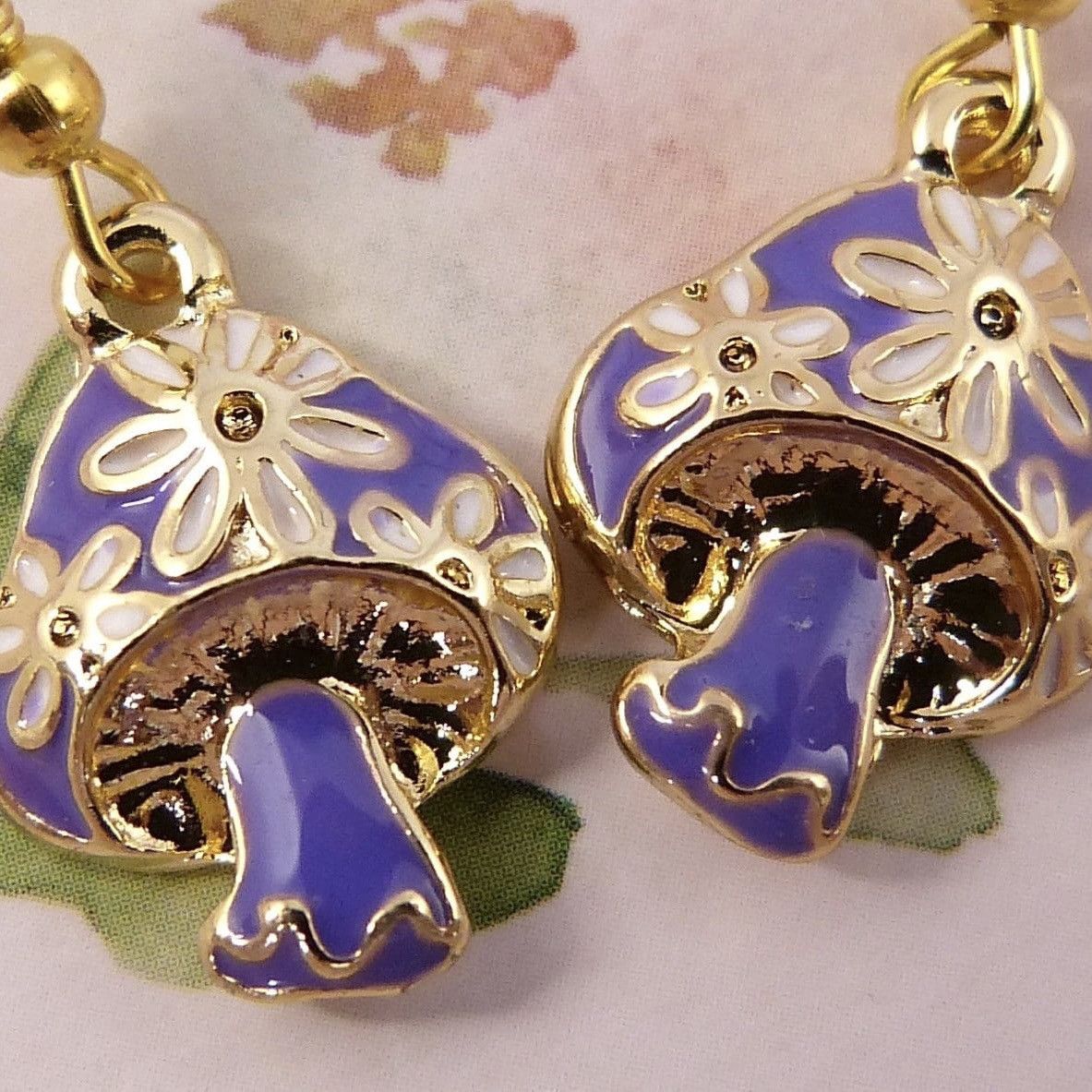 Other Gold Tone Purple Enamel Mushroom Floral Cute Dangle Earrings Size ONE SIZE - 7 Thumbnail