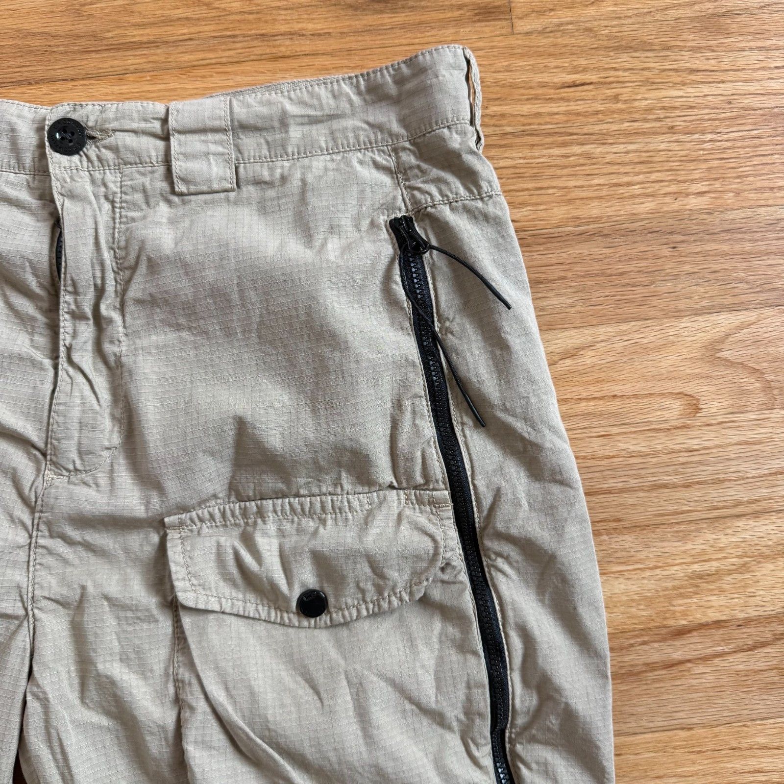 C.P. Company C.P. Company Rip Stop Beige Garment-Dyed Utility Shorts Size US 31 - 10 Thumbnail