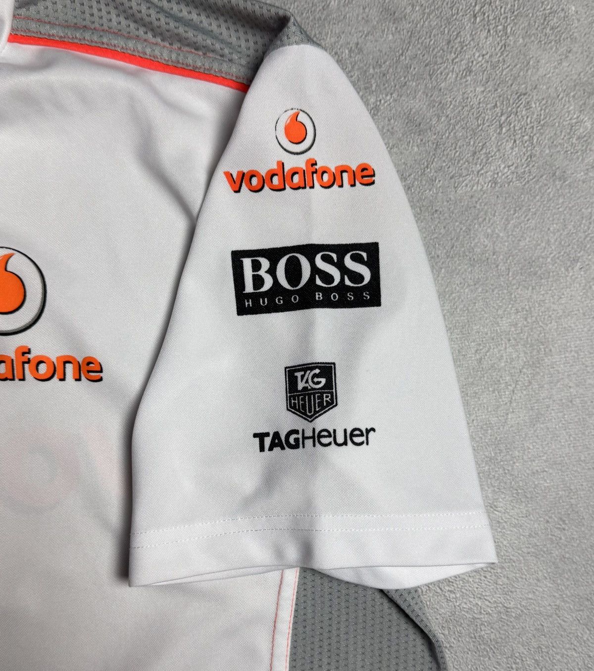 Mercedes-Benz Vodafone Mercedes Benz F1 Racing Team Shirt Jersey Logo Size US L / EU 52-54 / 3 - 9 Thumbnail