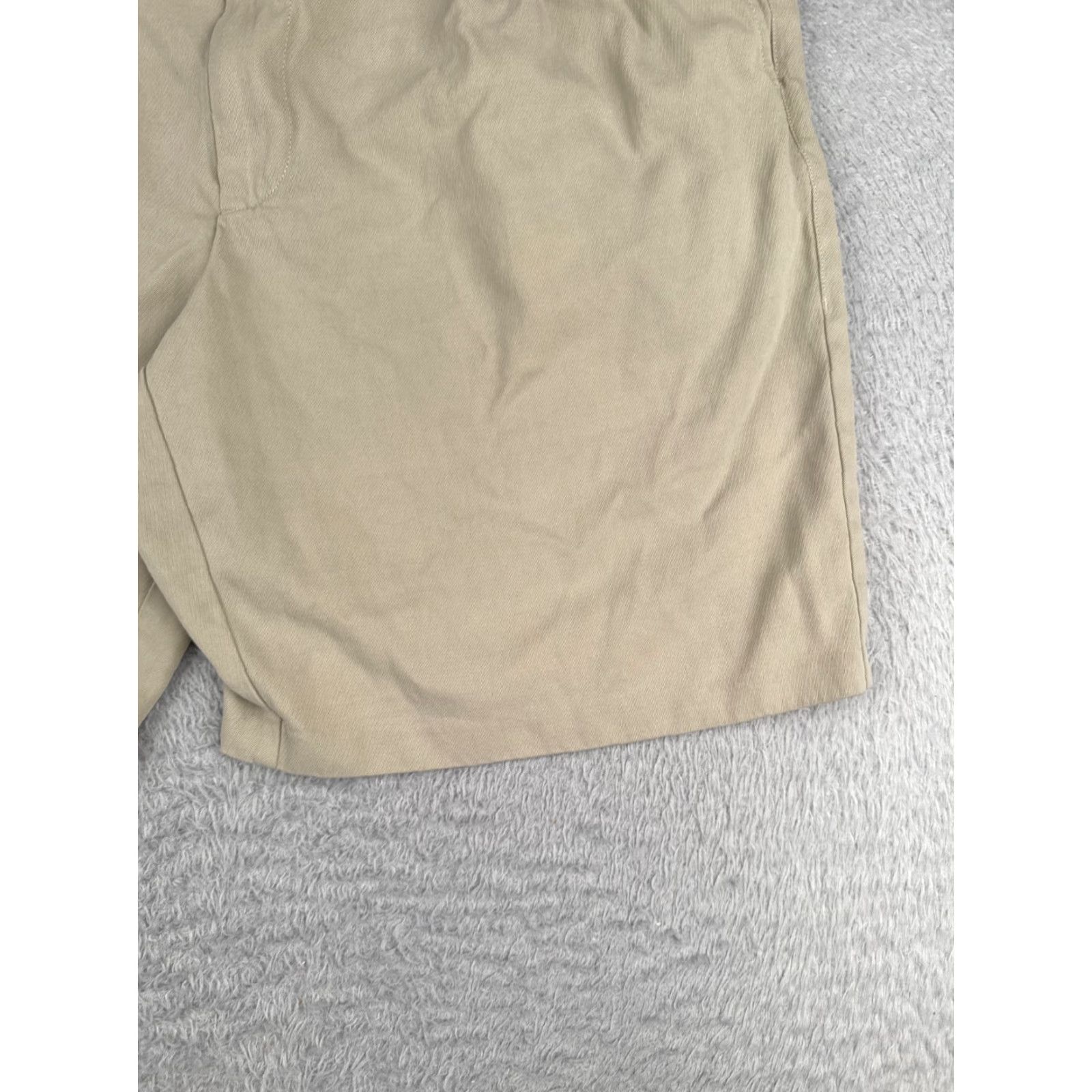 Tommy Bahama Tommy Bahama Shorts Men 36 Beige Bermuda Silk Blend Pleated Beach Vacation 36x9 Size US 36 / EU 52 - 2 Thumbnail