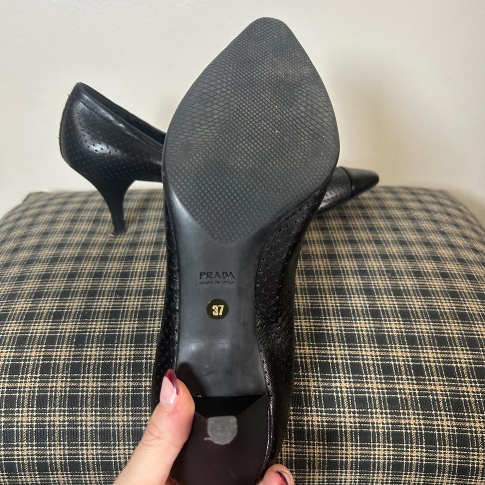 Prada Prada Black Leather Perforated Cap Toe Heels Pumps Size 37 Size US 7 / IT 37 - 5 Thumbnail