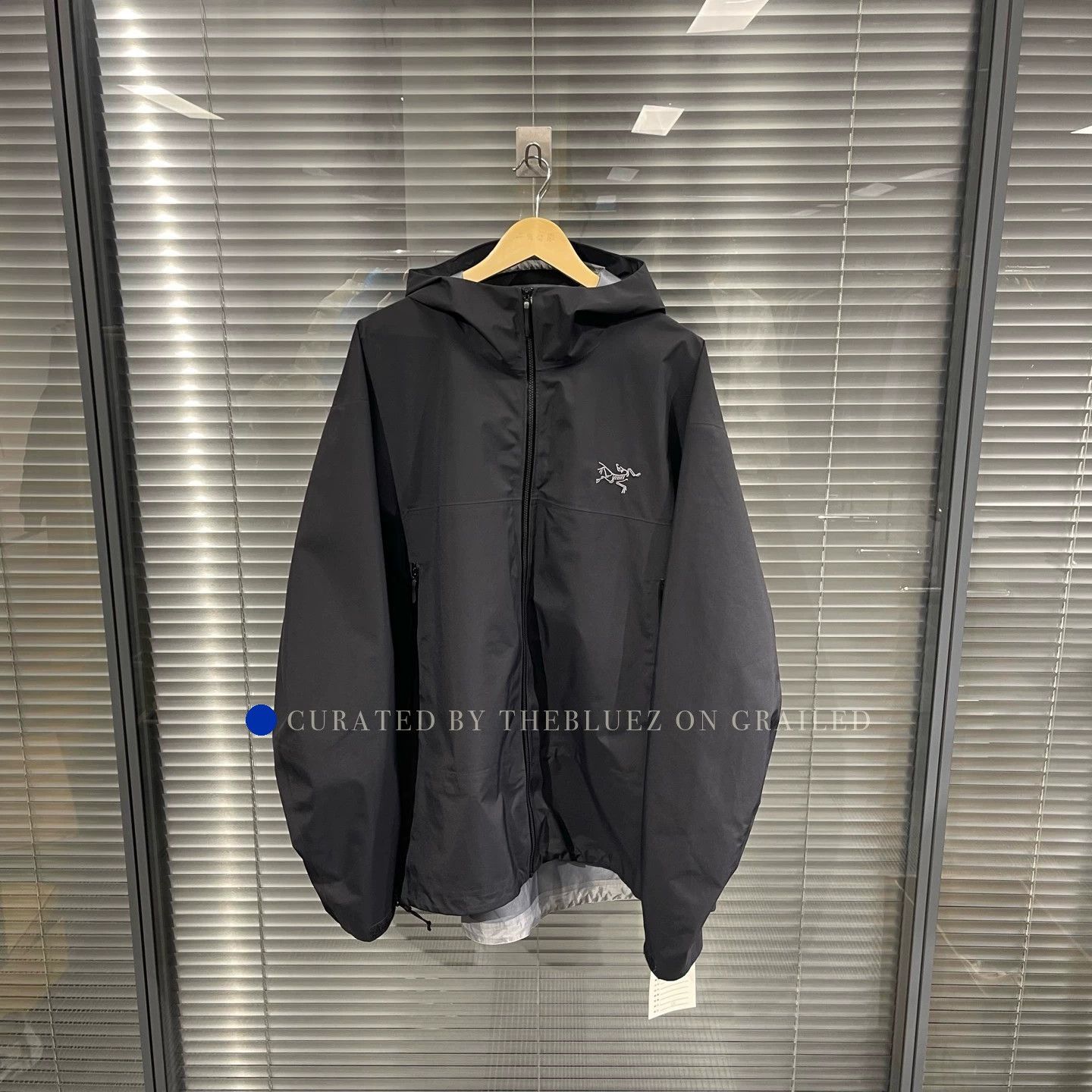 Arc'teryx Black Hard Shell Rain Jacket in XXL Size US XXL / EU 58 / 5 - 1 Thumbnail