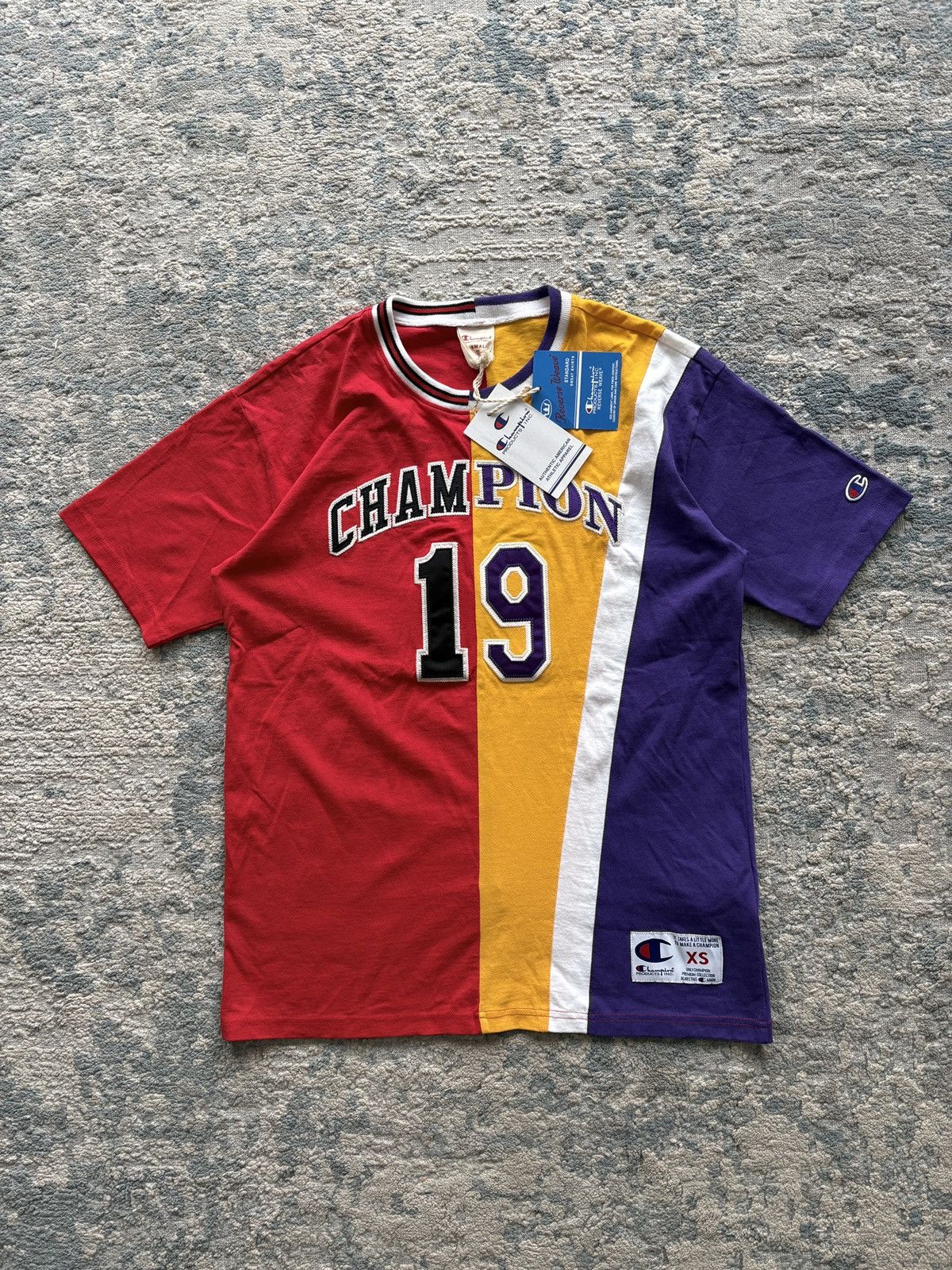 Champion Champions Chicago Bulls & Lakers Limited Edition T-Shirt Size US XS / EU 42 / 0 - 1 Thumbnail