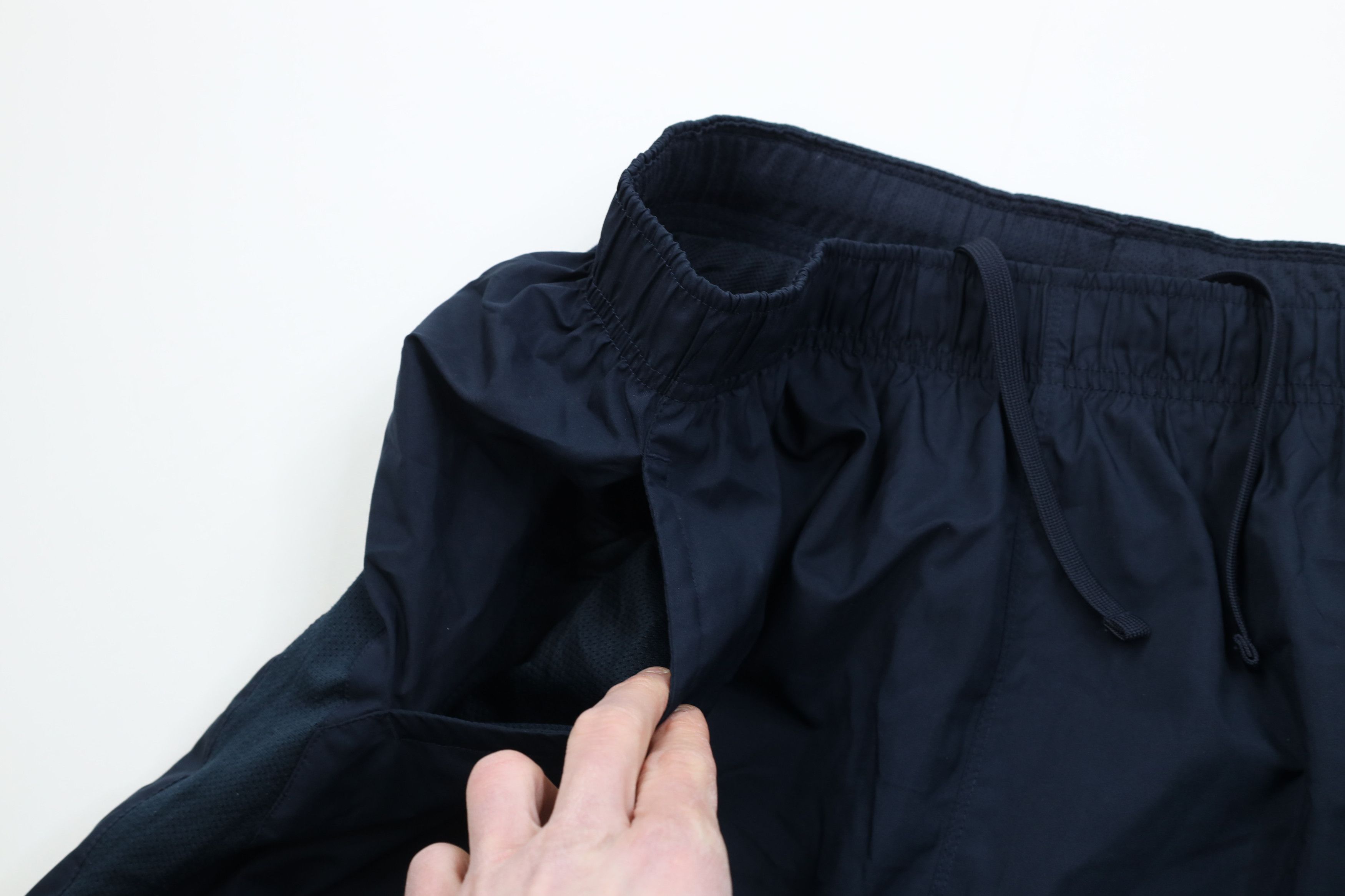Nike Vintage Y2K Nike Scott Mini Swoosh Lined Windbreaker Shorts Size US 38 / EU 54 - 6 Thumbnail