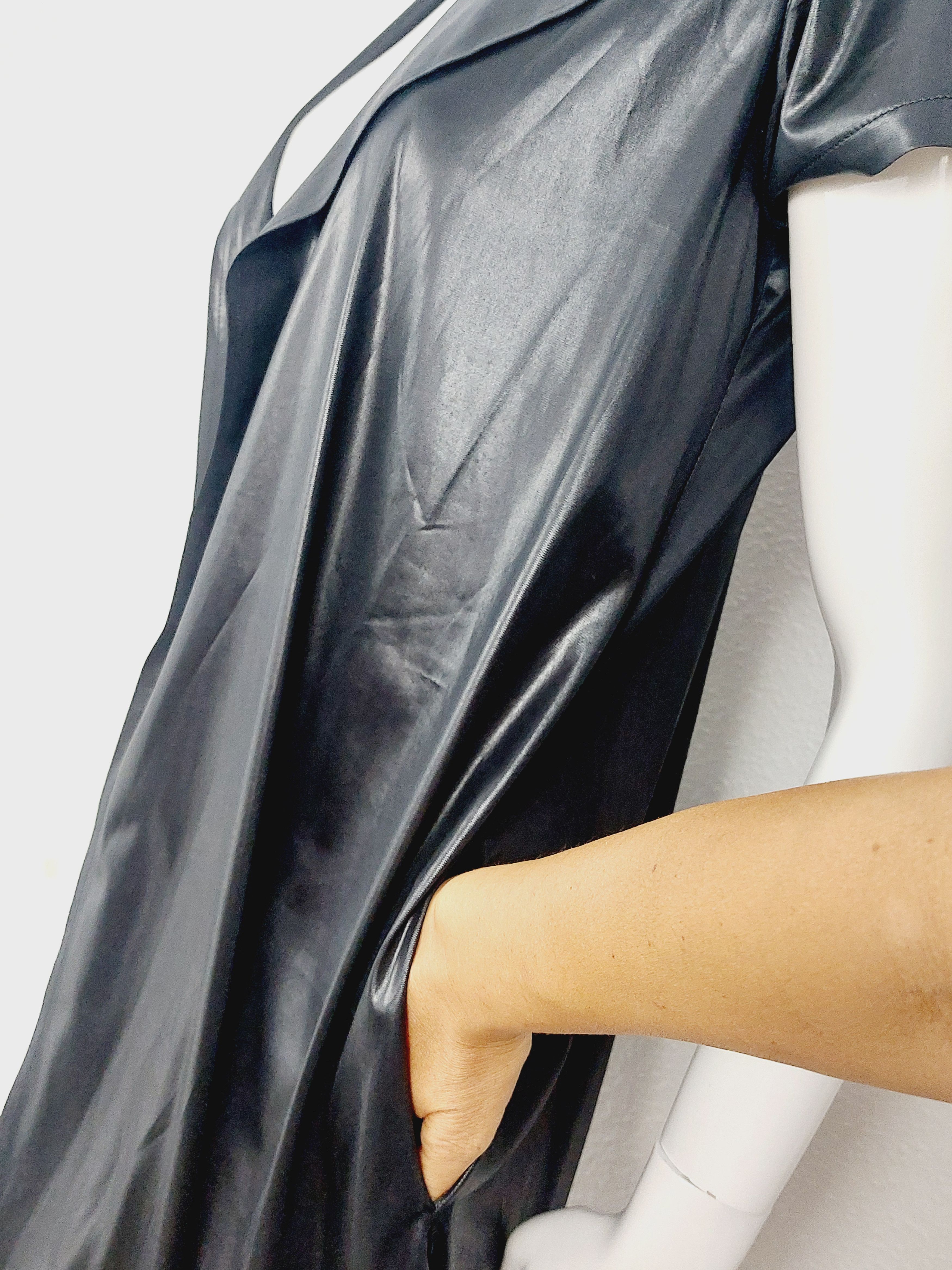 Yohji Yamamoto Vintage Yohji Yamamoto Black Shiny Cape Japan Coat Size US XS / EU 42 / 0 - 8 Thumbnail