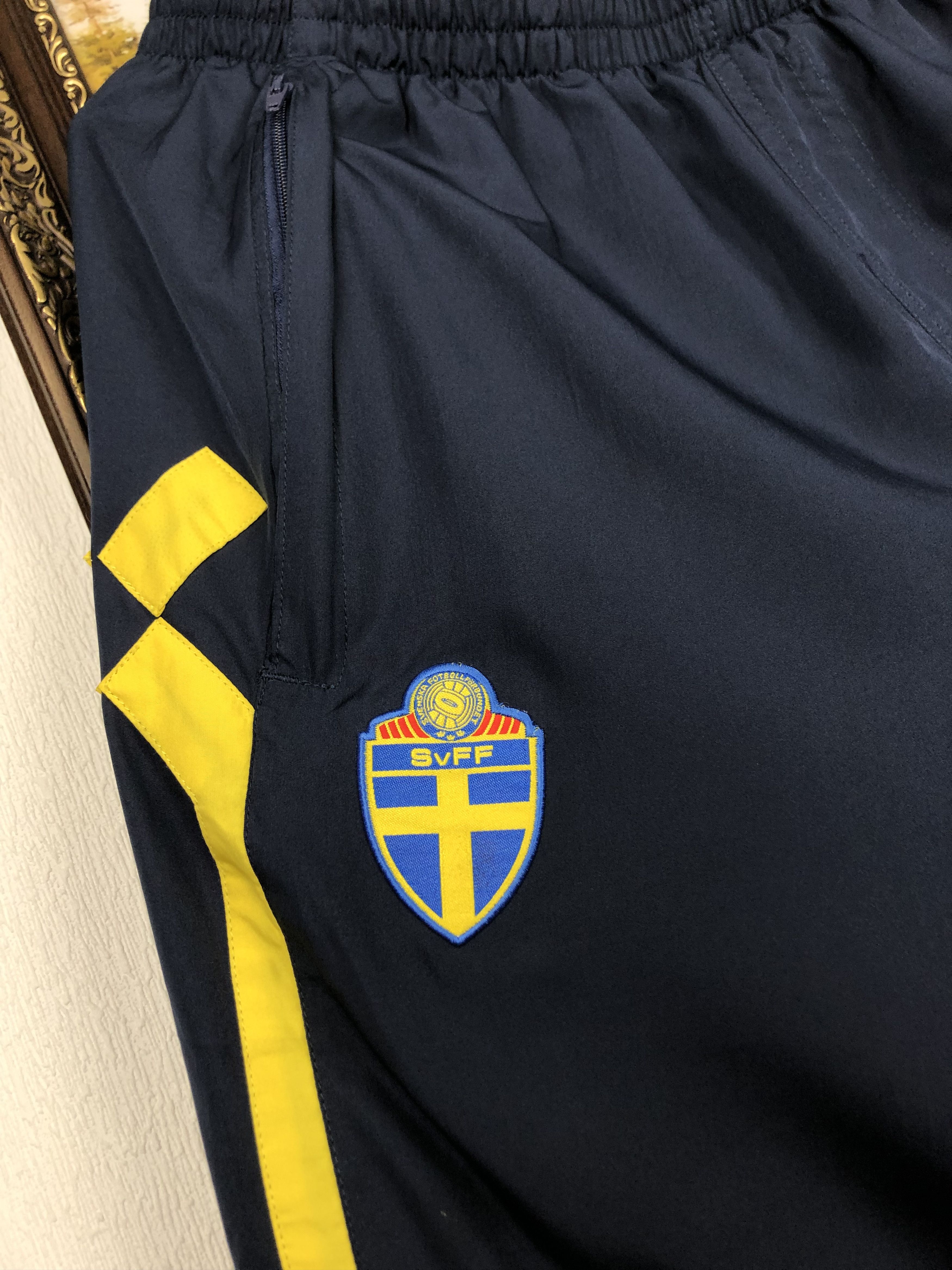 Umbro × Vintage Vintage Umbro Sweden Football Sweatpants Track Pants Soccer Size US 32 / EU 48 - 3 Thumbnail