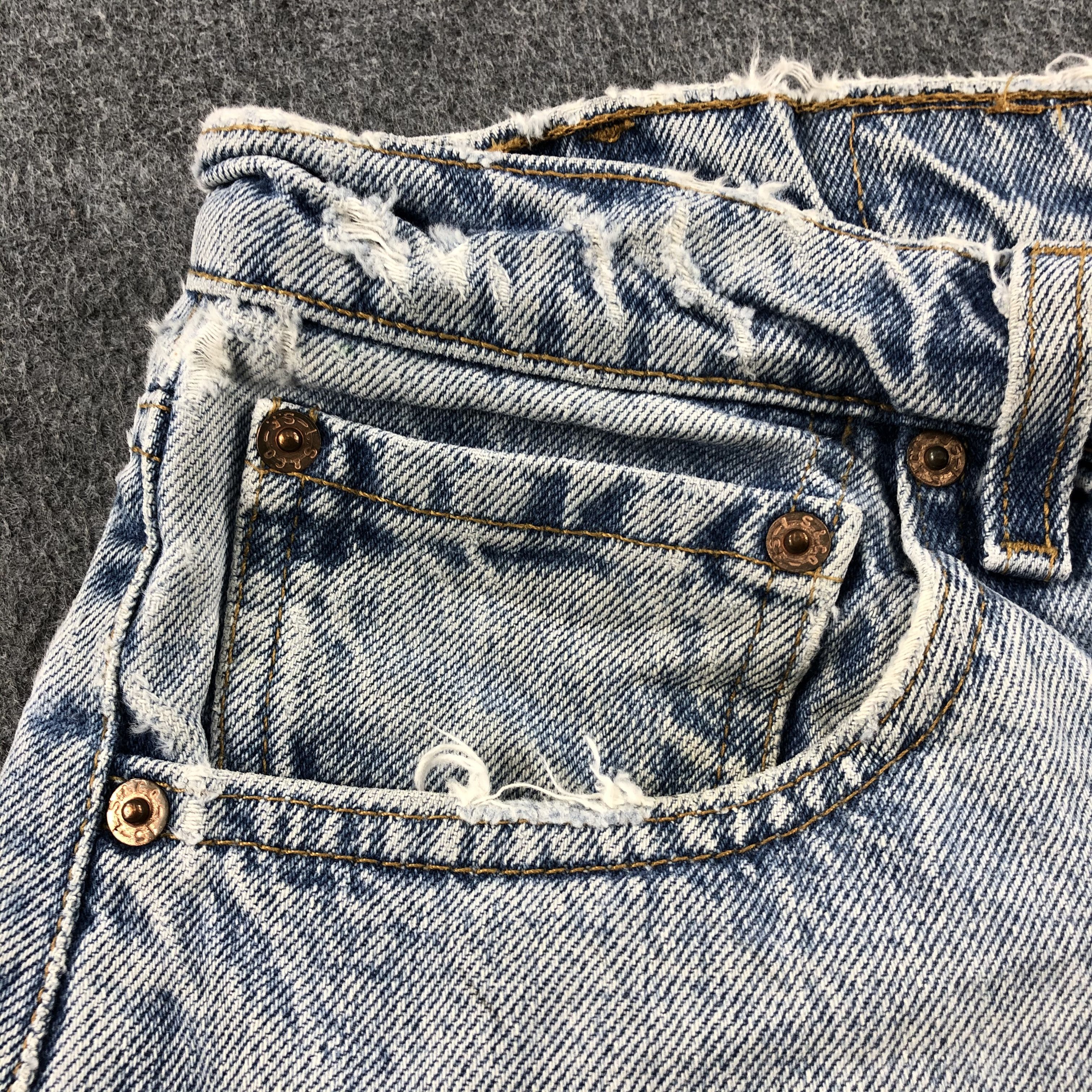 Levi's Vintage 90s Light Wash Levis 550 Jeans-J2188 Size US 33 - 11 Thumbnail