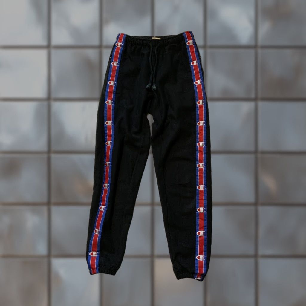 Champion VETEMENTS X CHAMPION SS17 Demna Reverse Weave Black Jogger Sweatpants Sz. S Size US 29 - 1 Thumbnail