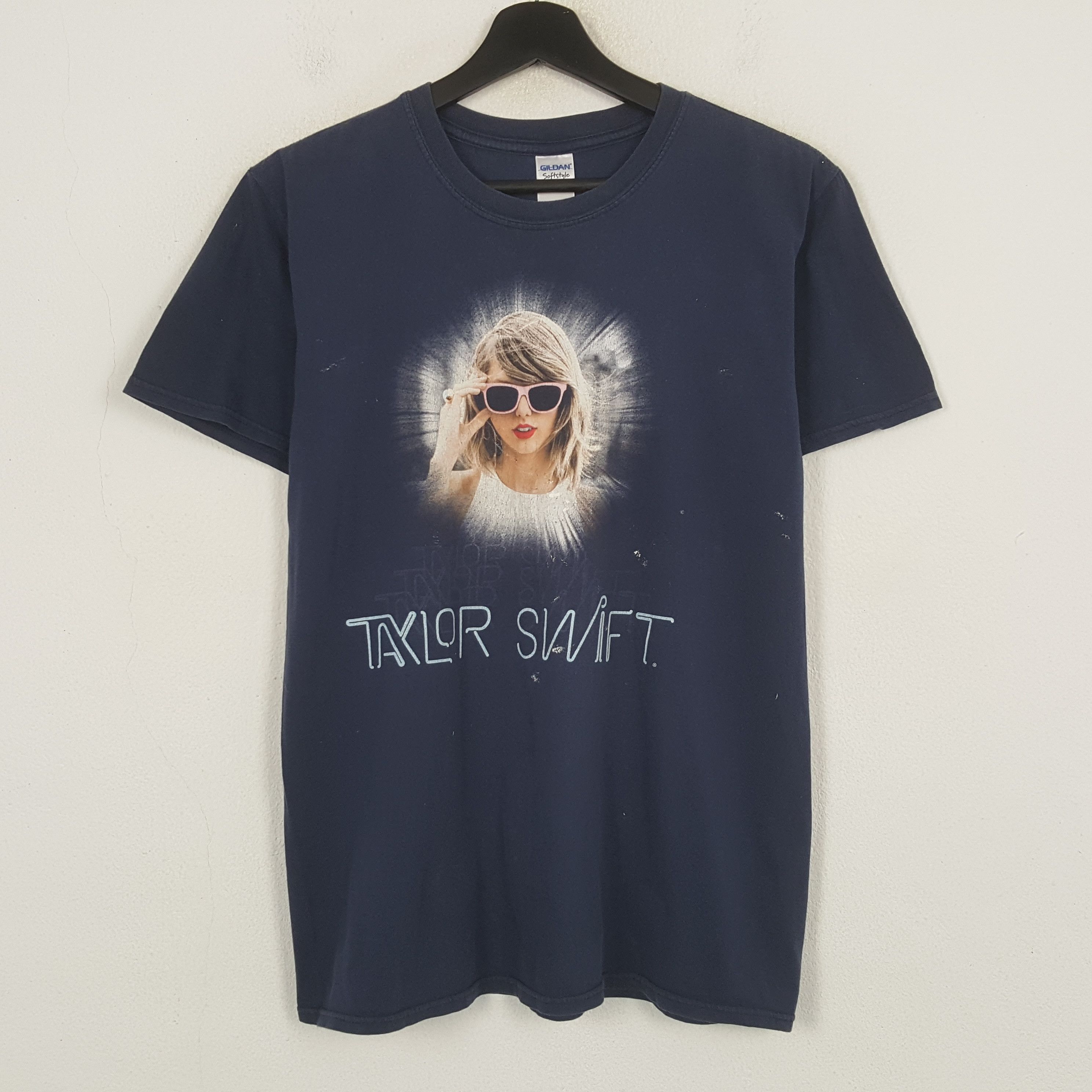 Band Tees Taylor Swift Singer Music Tour Tshirt C301N2 Size US M / EU 48-50 / 2 - 1 Thumbnail