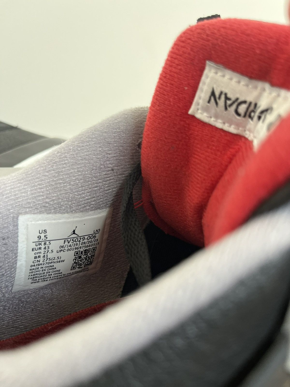 Jordan Brand Jordan 4 Bred Size US 9.5 / EU 42-43 - 7 Thumbnail