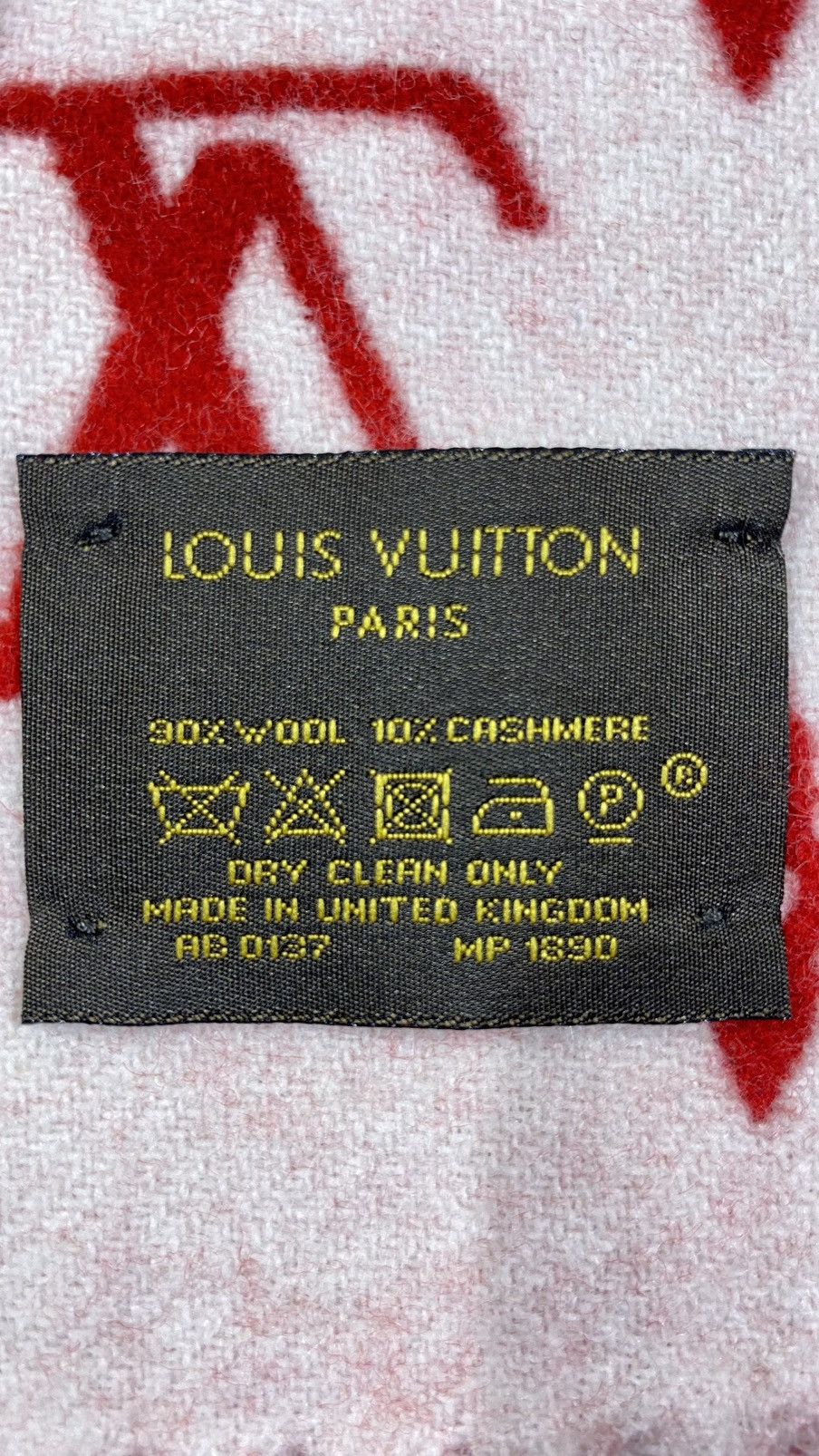 Louis Vuitton × Supreme Louis Vuitton X Supreme Scarf Red Monogram Size ONE SIZE - 4 Thumbnail