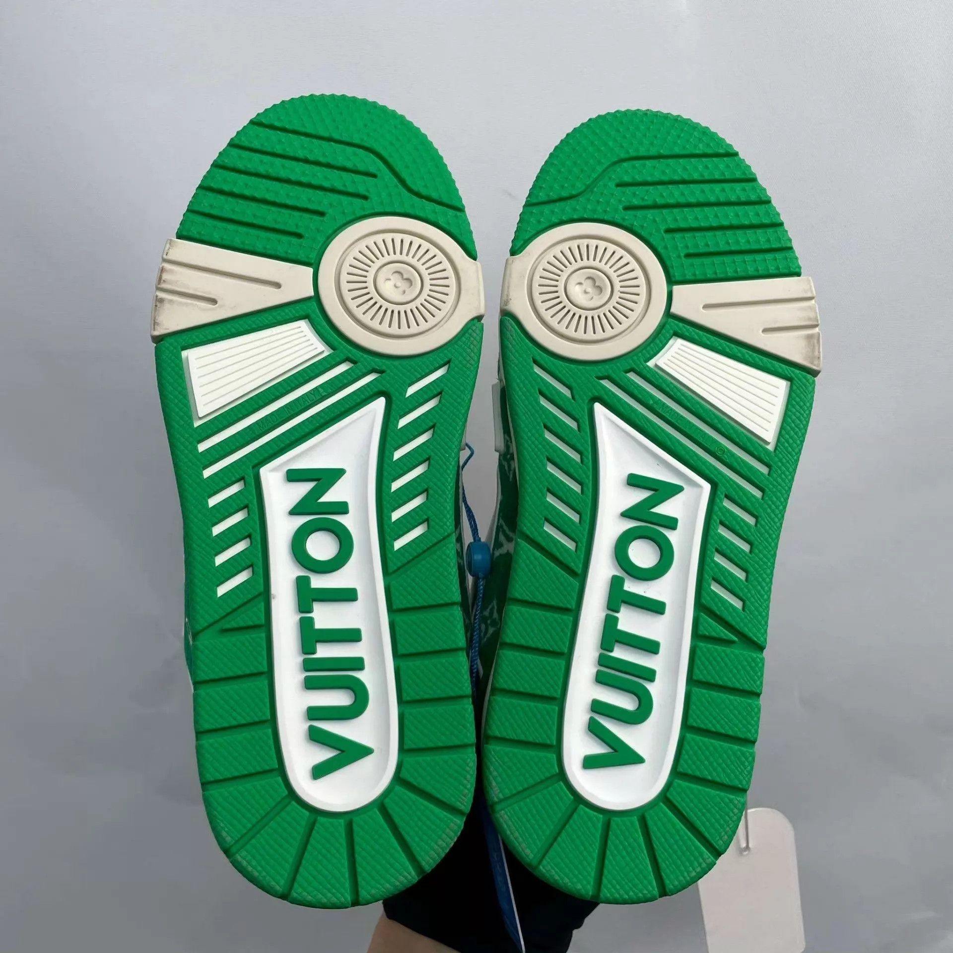 Louis Vuitton LV Trainer White Green Flocked 35.5 Size US 5 / IT 35 - 4 Thumbnail