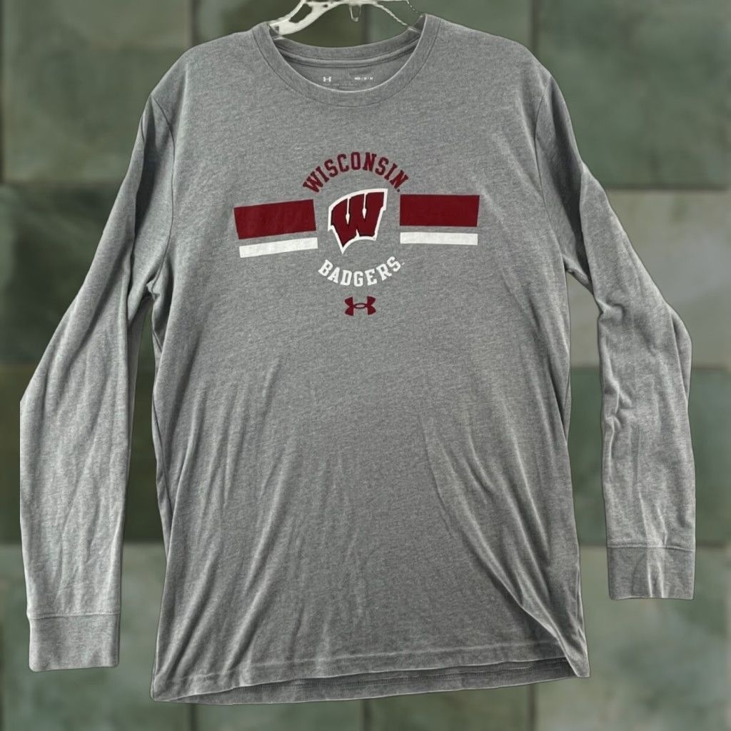 Under Armour Under Armour Shirt Mens Medium Gray Wisconsin Badgers Long Sleeve Crew Neck Pullover Activewear HeatGear Mens Size US M / EU 48-50 / 2 - 1 Thumbnail