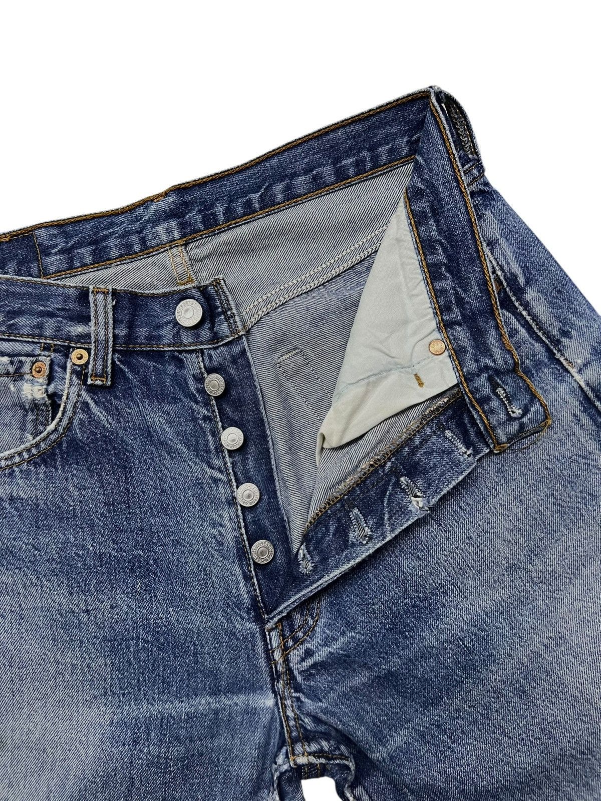 Levi's Vintage 90s Levi’s 501 - Faded, Ripped & Distressed Denim Size US 30 / EU 46 - 9 Thumbnail