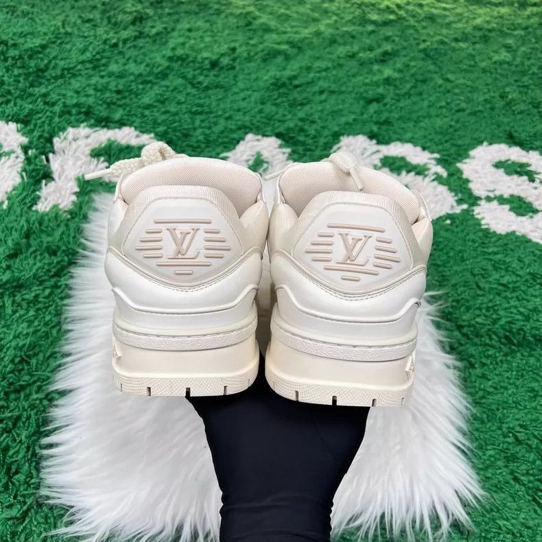 Louis Vuitton Louis Vuitton White Trainer Sneakers Size 8.5-2506 Size US 8.5 / EU 41-42 - 3 Thumbnail