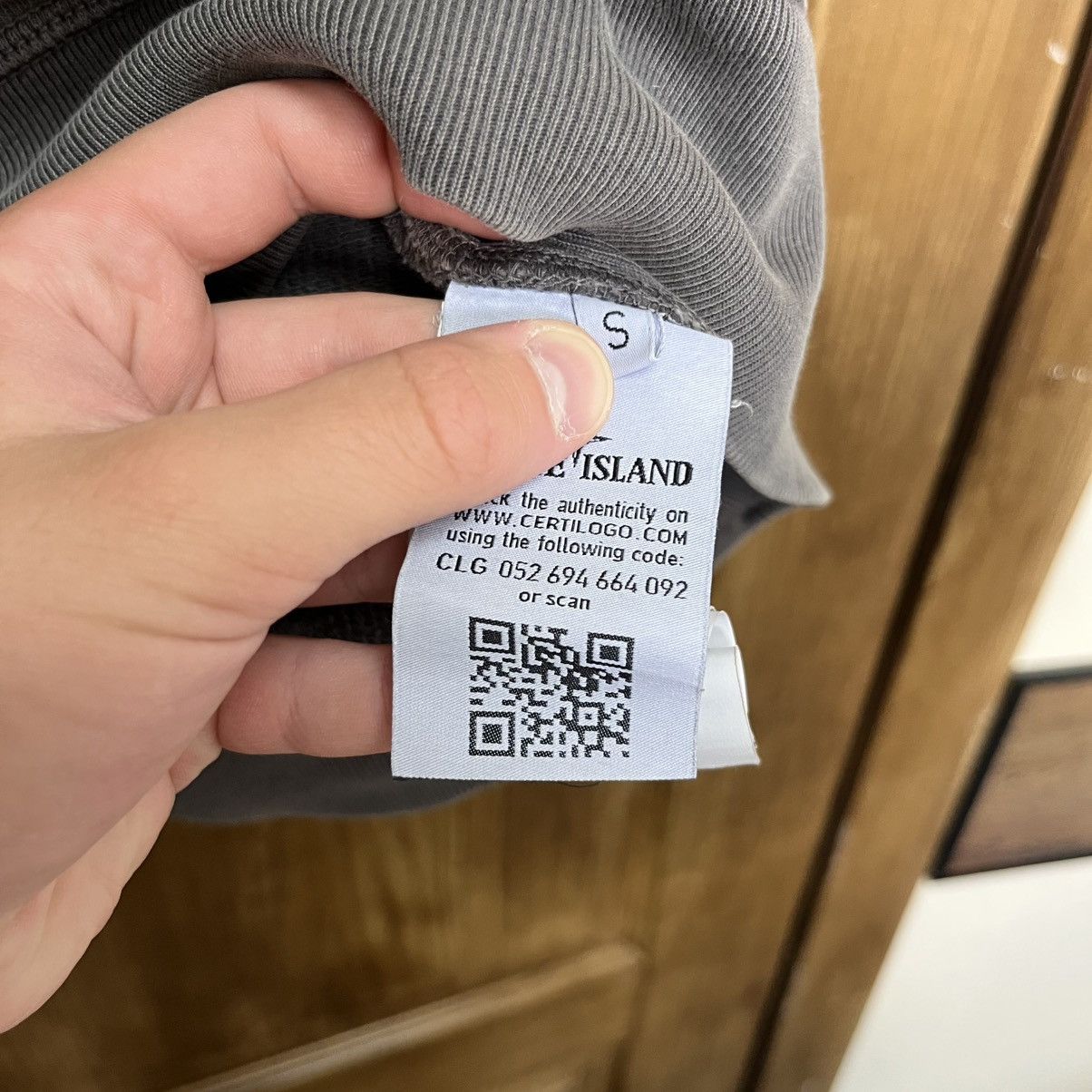 Stone Island Stone Island Sweatshirt Crewneck Grey Badge Logo Size US S / EU 44-46 / 1 - 11 Thumbnail