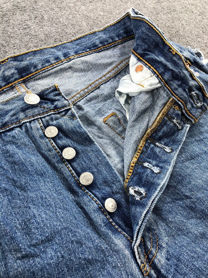 Levi's Vintage Light Wash Levis 501 Jeans-JM779 Size US 34 / EU 50 - 12 Thumbnail