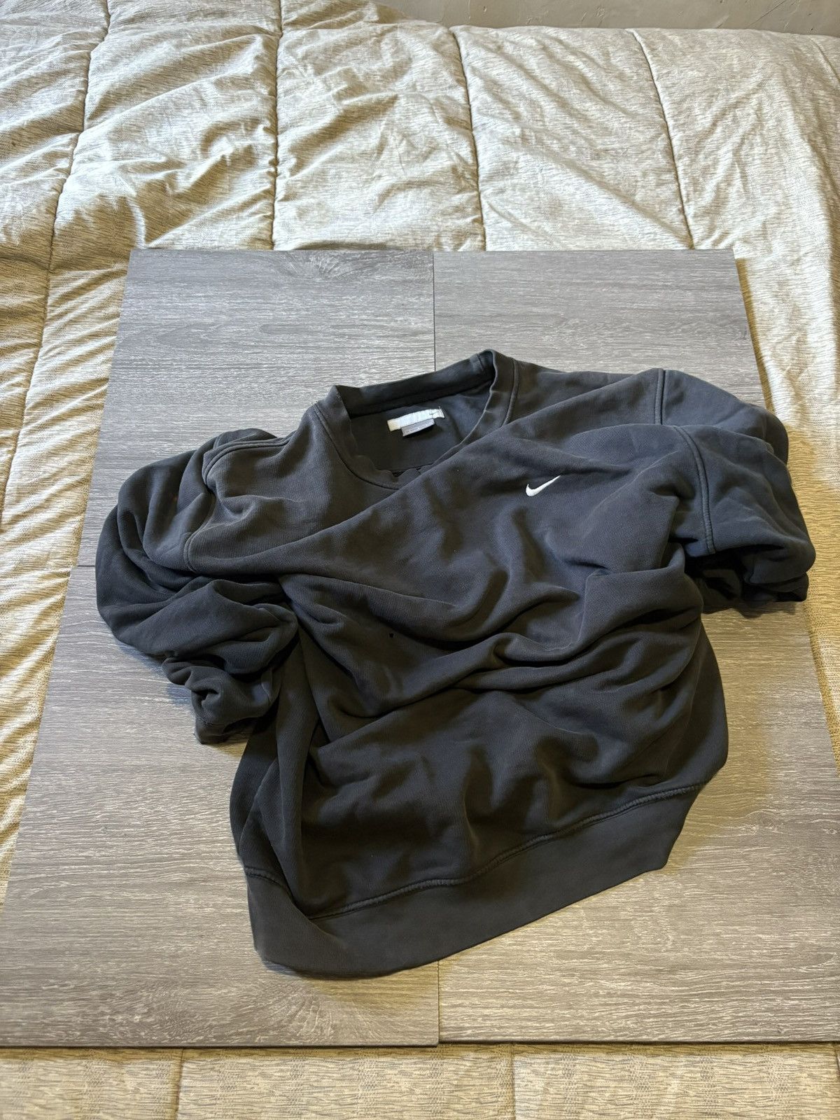 Nike vintage nike crewneck / size L - black Size US L / EU 52-54 / 3 - 1 Thumbnail