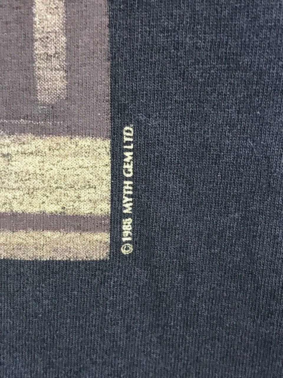Band Tees Vintage 1988 Led Zeppelin Physical Graffiti album Size US L / EU 52-54 / 3 - 7 Thumbnail