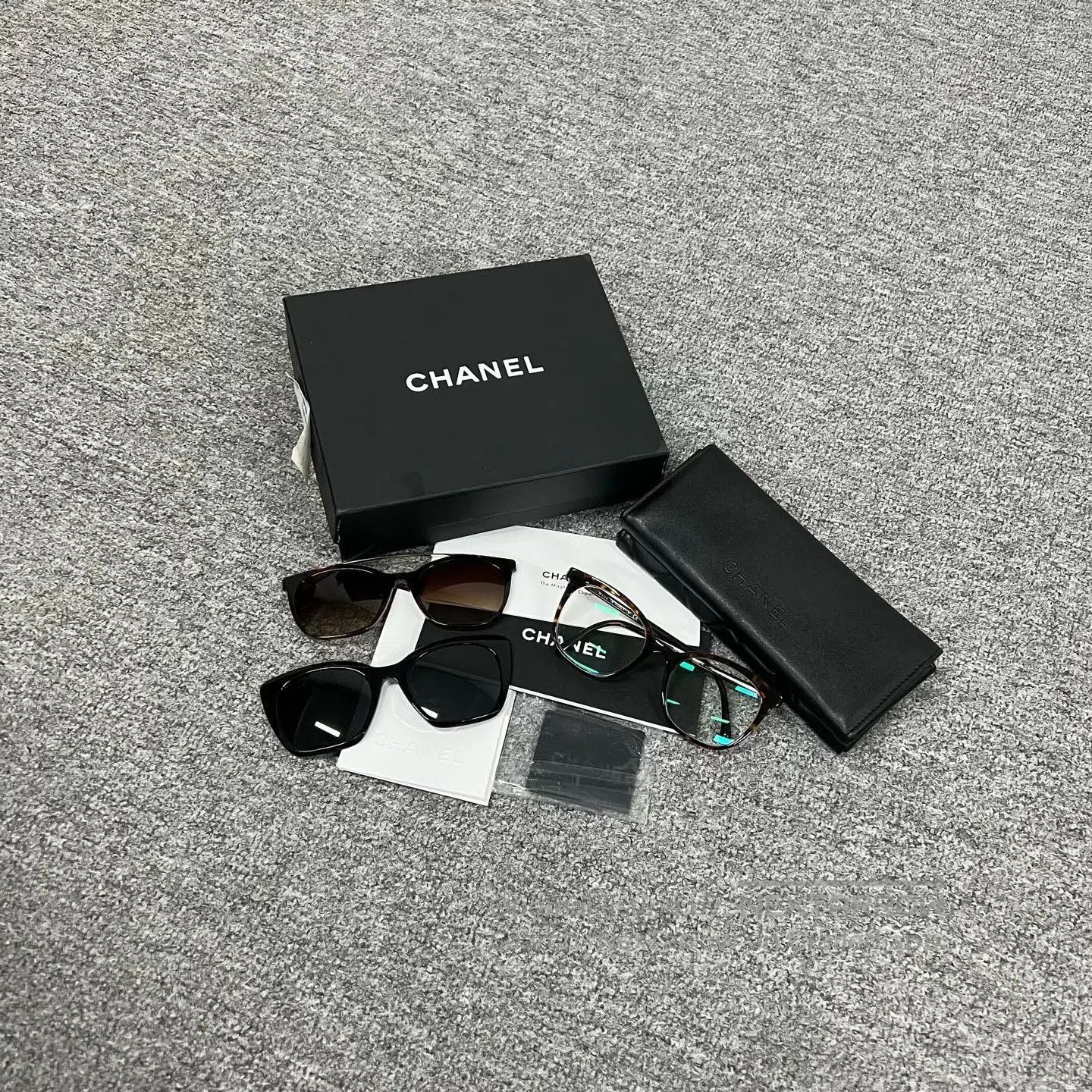 Chanel Chanel Tortoiseshell Glasses with Clip. Size ONE SIZE - 3 Thumbnail