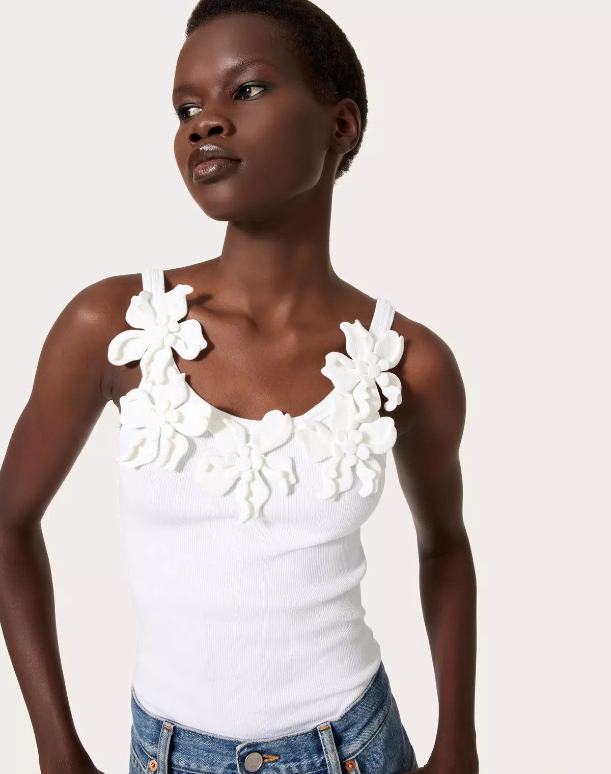 Valentino o1s1wg110525 Embroidered Cotton Jersey Top in White Size M / US 6-8 / IT 42-44 - 6 Thumbnail