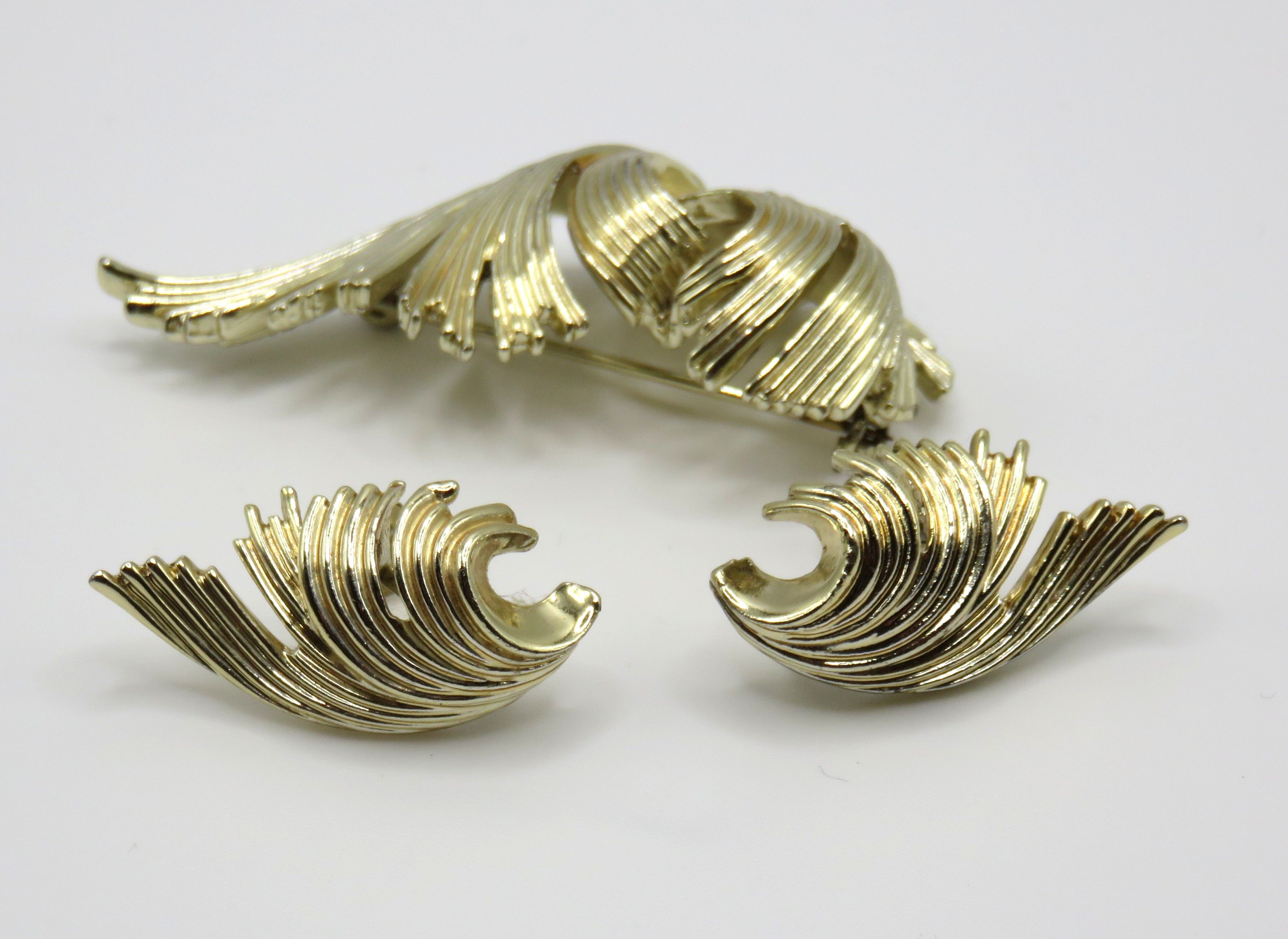 Other Vintage Lisner leaf clip on earrings and brooche set Size ONE SIZE - 8 Thumbnail